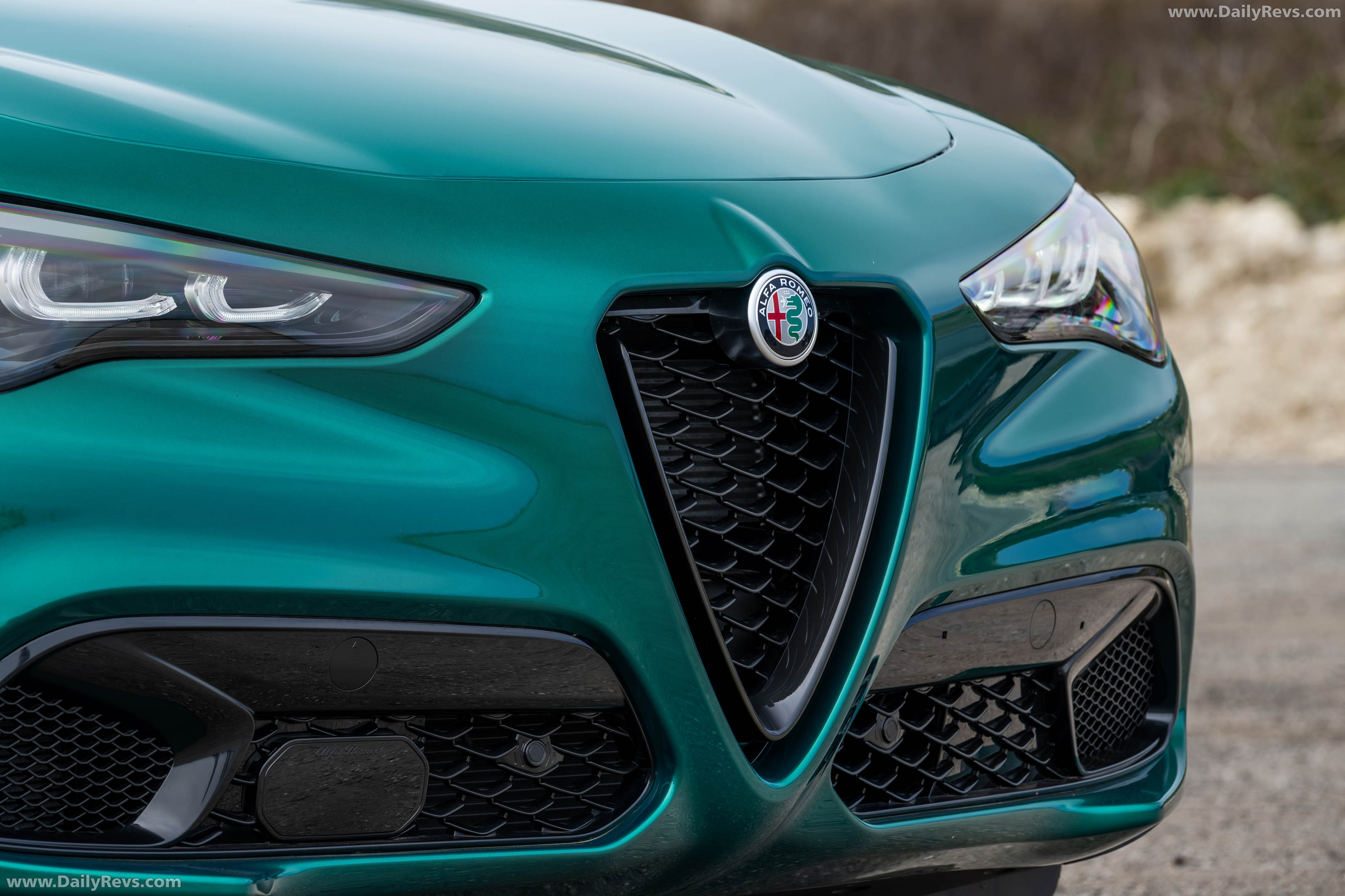 2025 Alfa Romeo Stelvio Intensa US Version Exterior