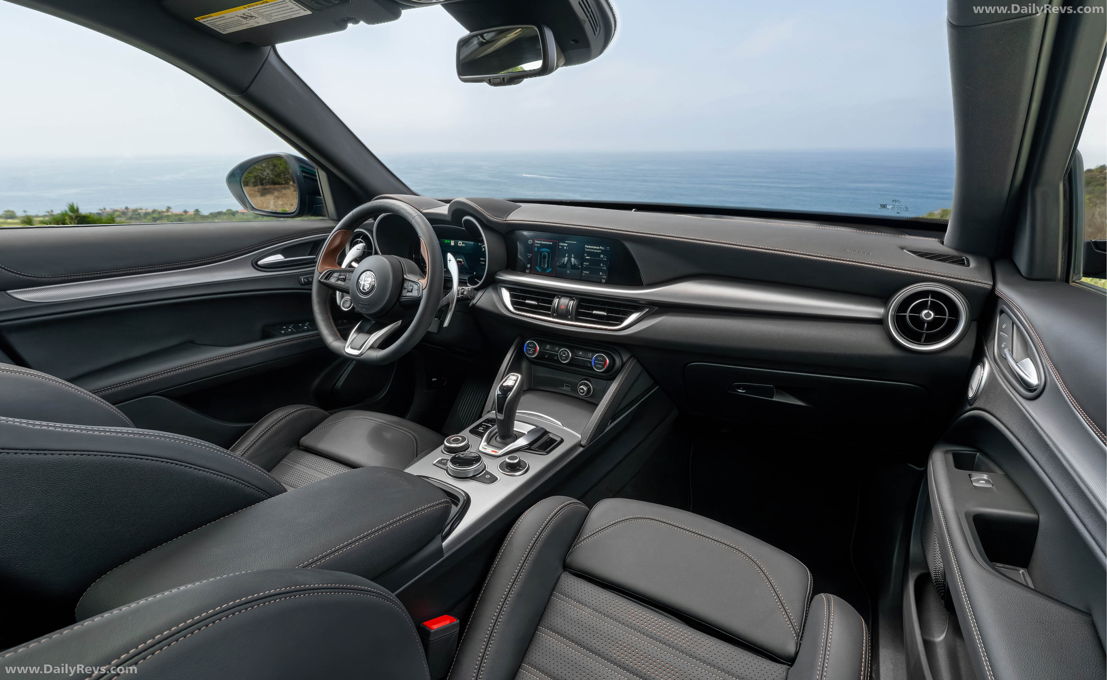 2025 Alfa Romeo Stelvio Intensa US Version Interior