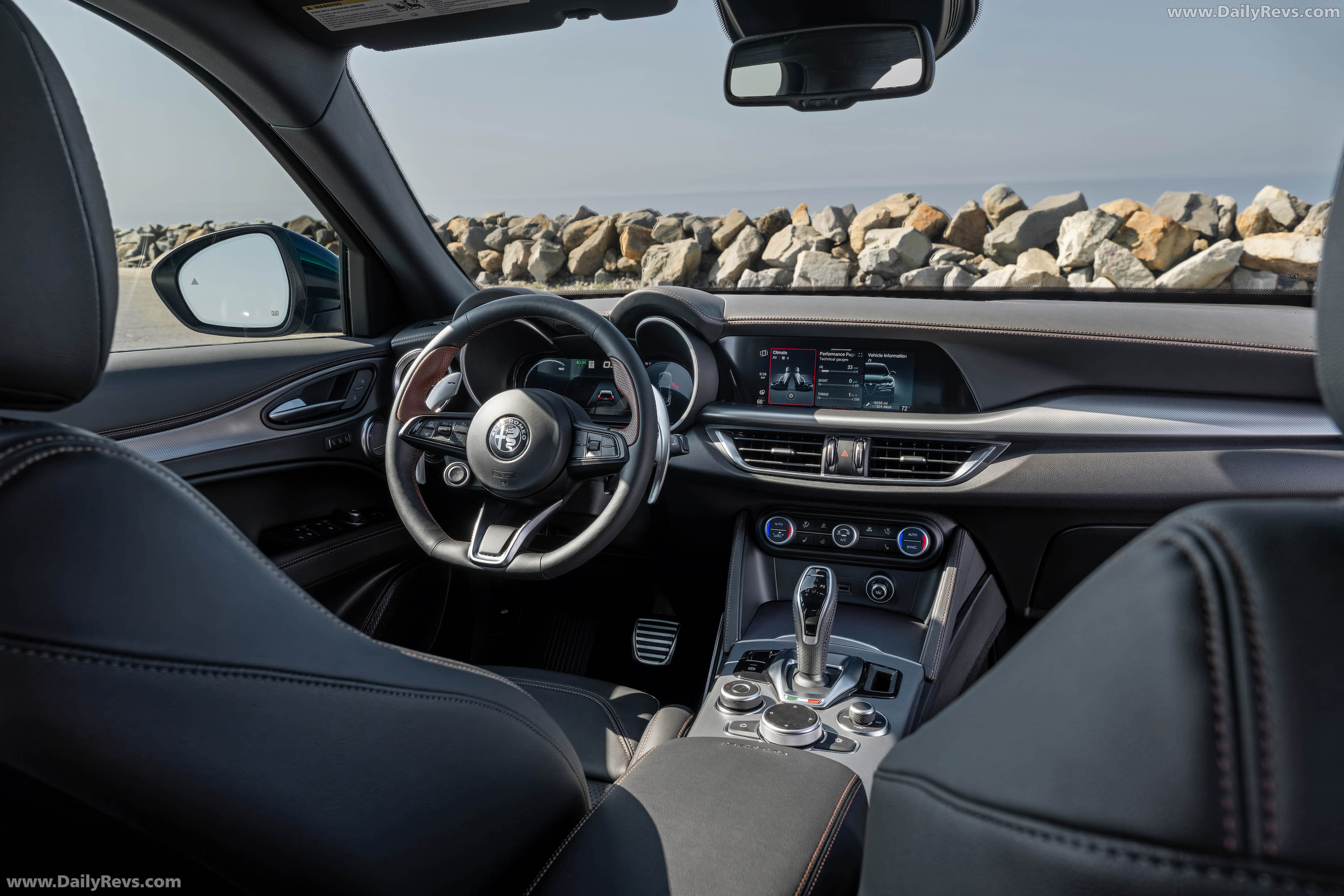 2025 Alfa Romeo Stelvio Intensa US Version Interior