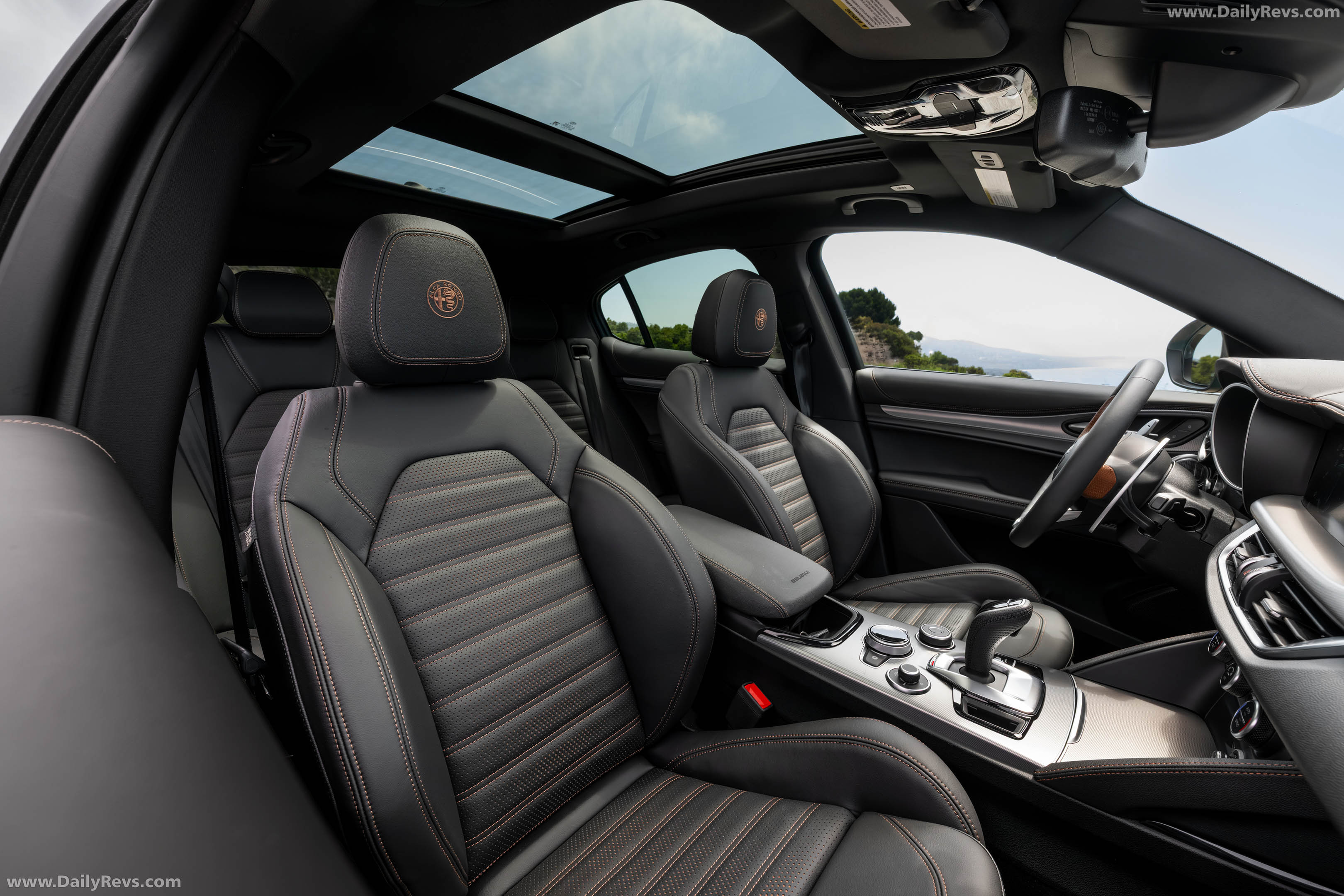 2025 Alfa Romeo Stelvio Intensa US Version Interior