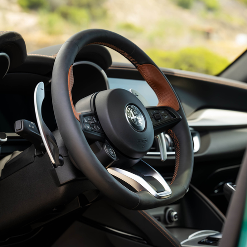 2025 Alfa Romeo Stelvio Intensa US Version Interior