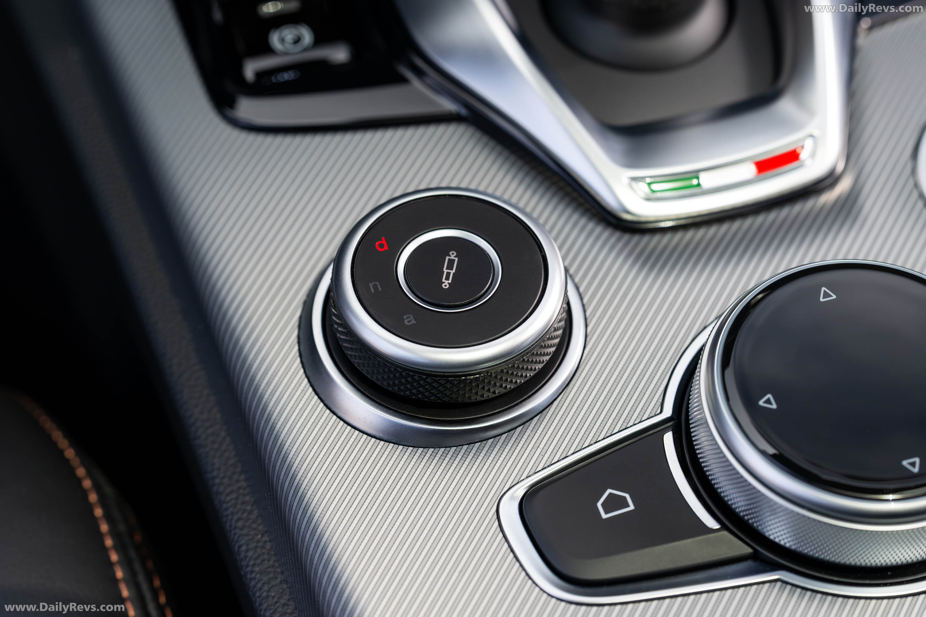 2025 Alfa Romeo Stelvio Intensa US Version Interior