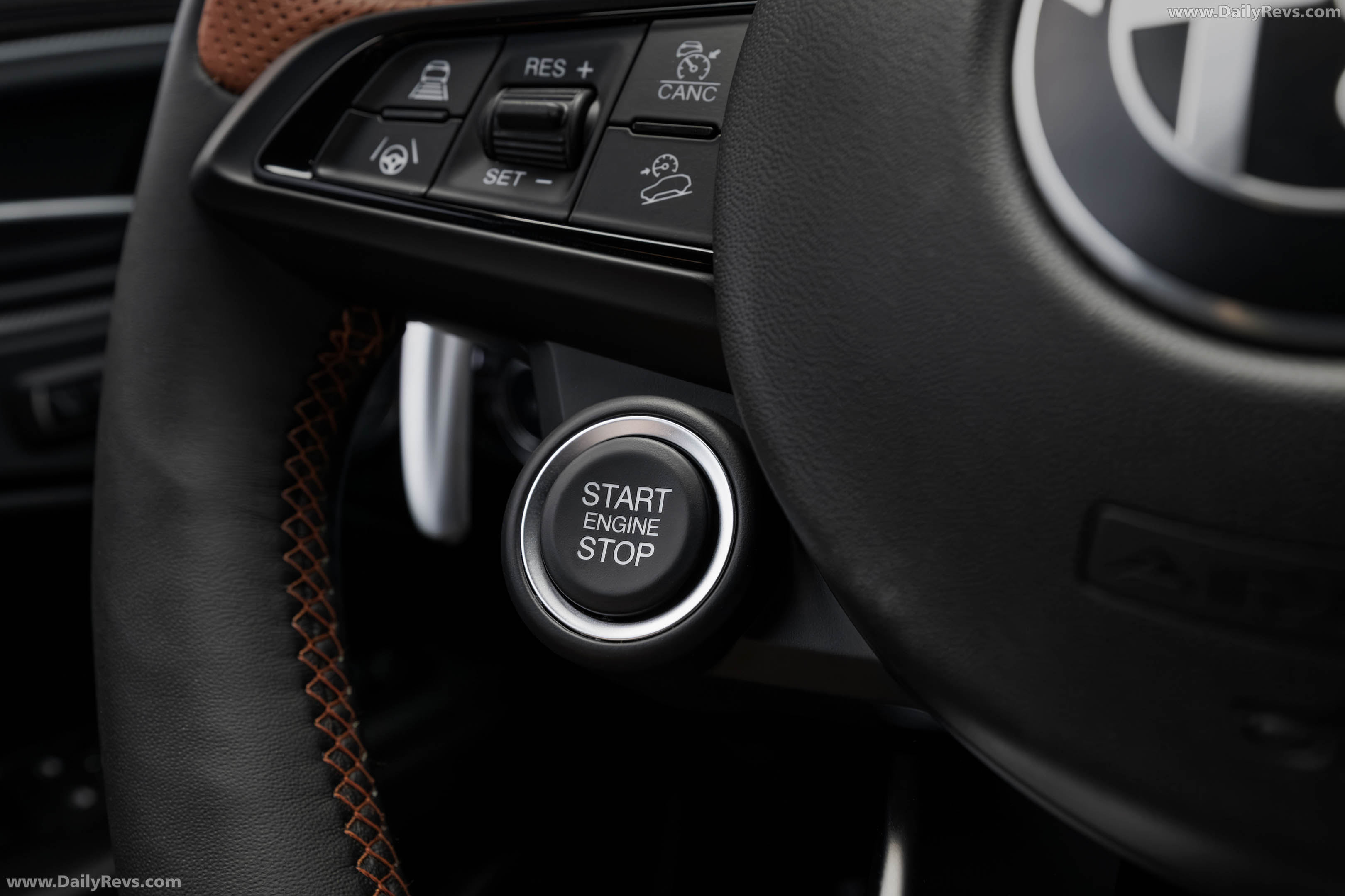 2025 Alfa Romeo Stelvio Intensa US Version Interior