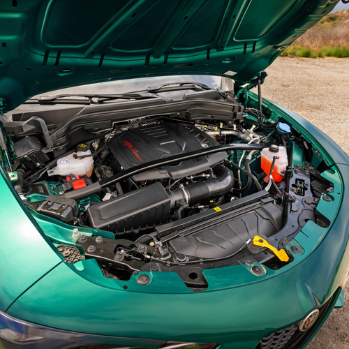 2025 Alfa Romeo Stelvio Intensa US Version Engine