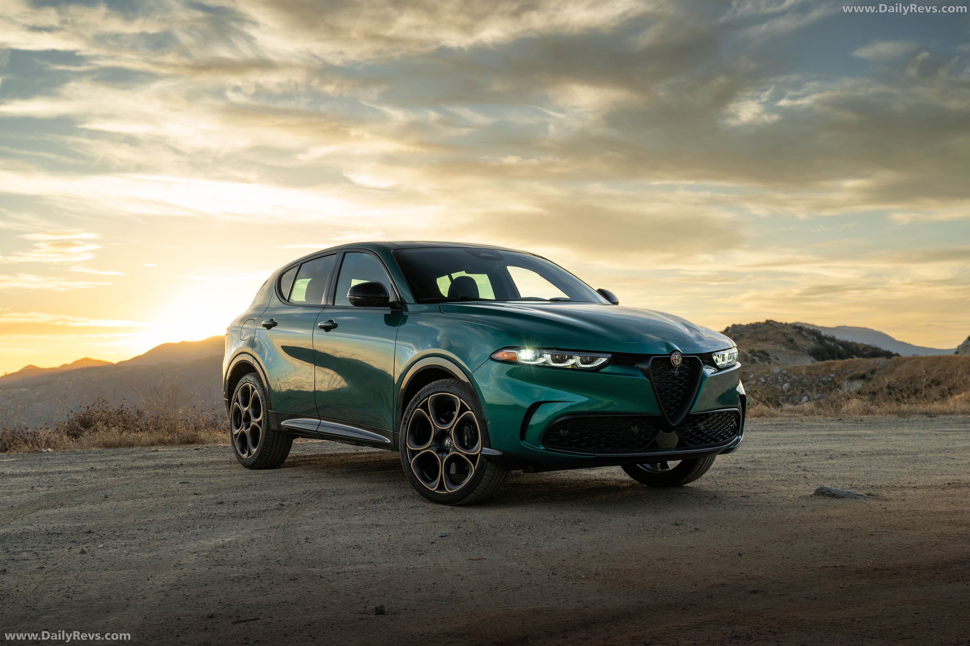 2025 Alfa Romeo Tonale Intensa US Version Front View