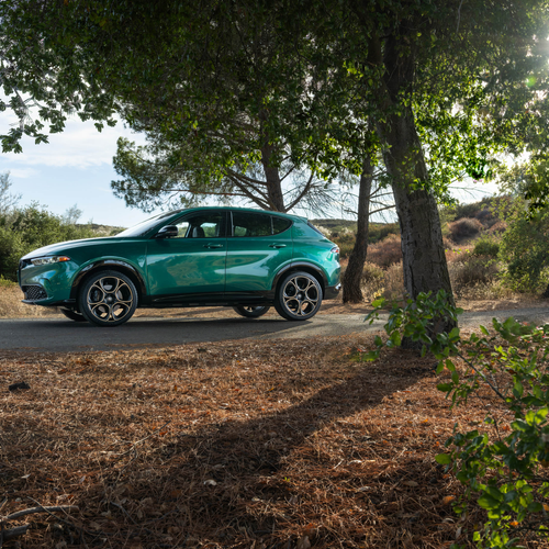 2025 Alfa Romeo Tonale Intensa US Version Side View