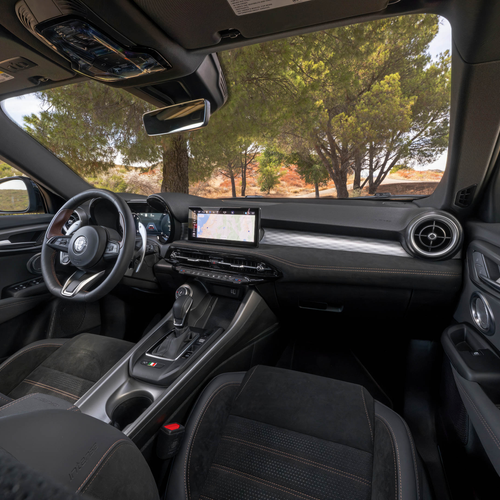 2025 Alfa Romeo Tonale Intensa US Version Interior