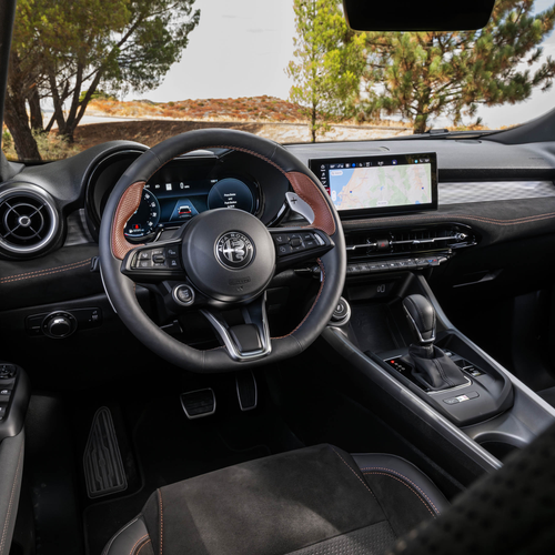2025 Alfa Romeo Tonale Intensa US Version Interior
