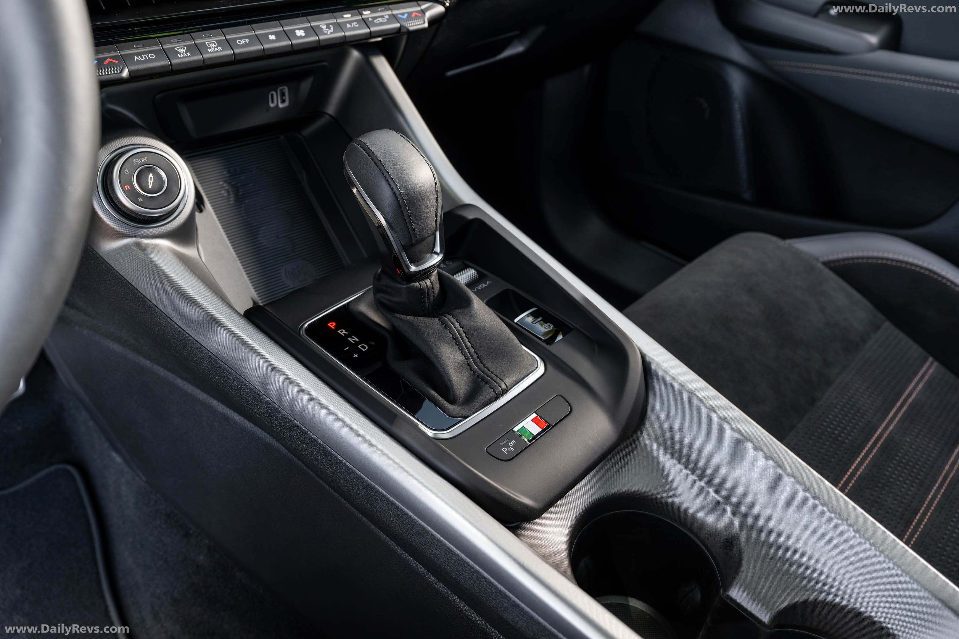 2025 Alfa Romeo Tonale Intensa US Version Interior