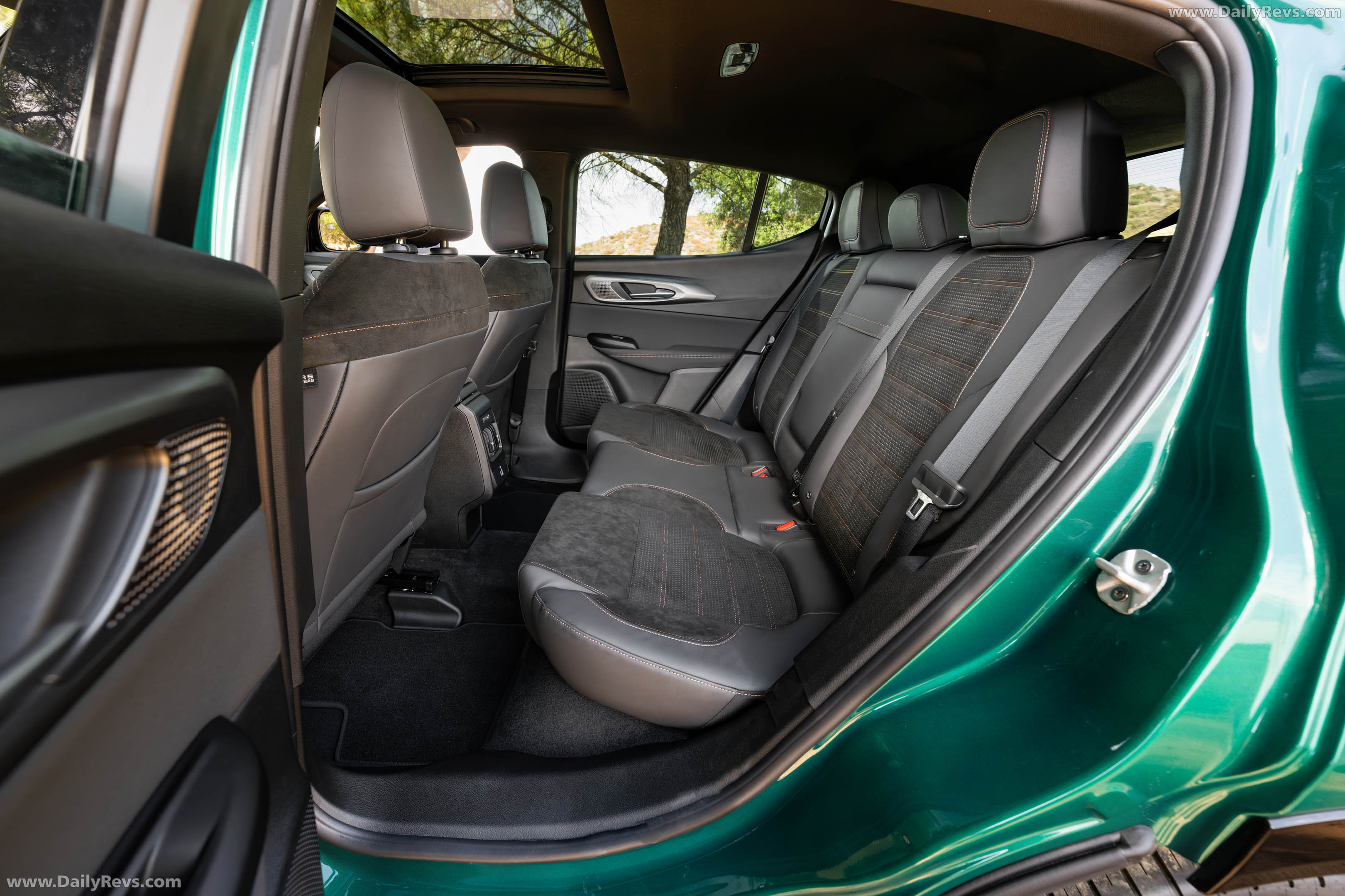 2025 Alfa Romeo Tonale Intensa US Version Interior