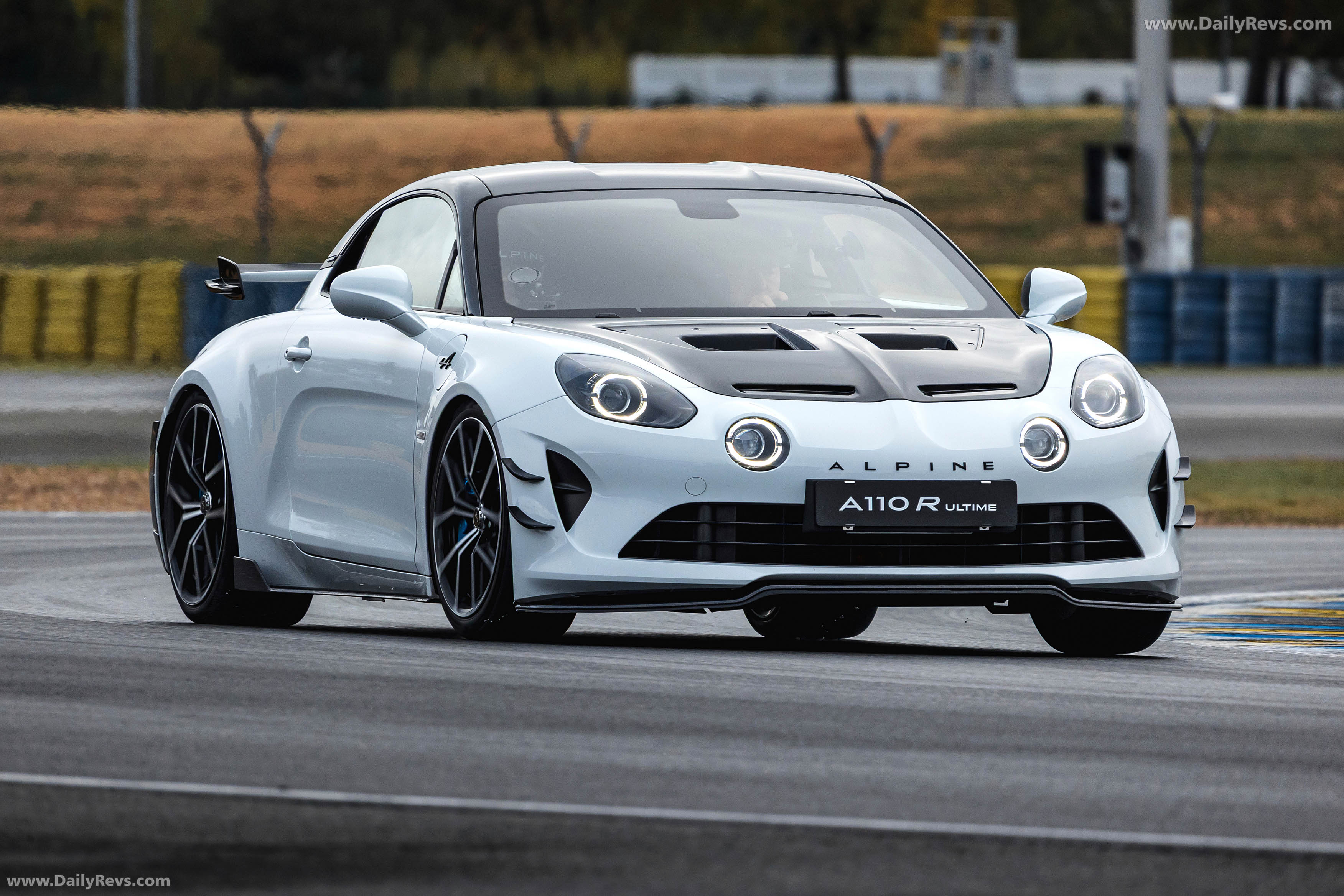 2026 Alpine A110 R Ultime Glacier White Front View