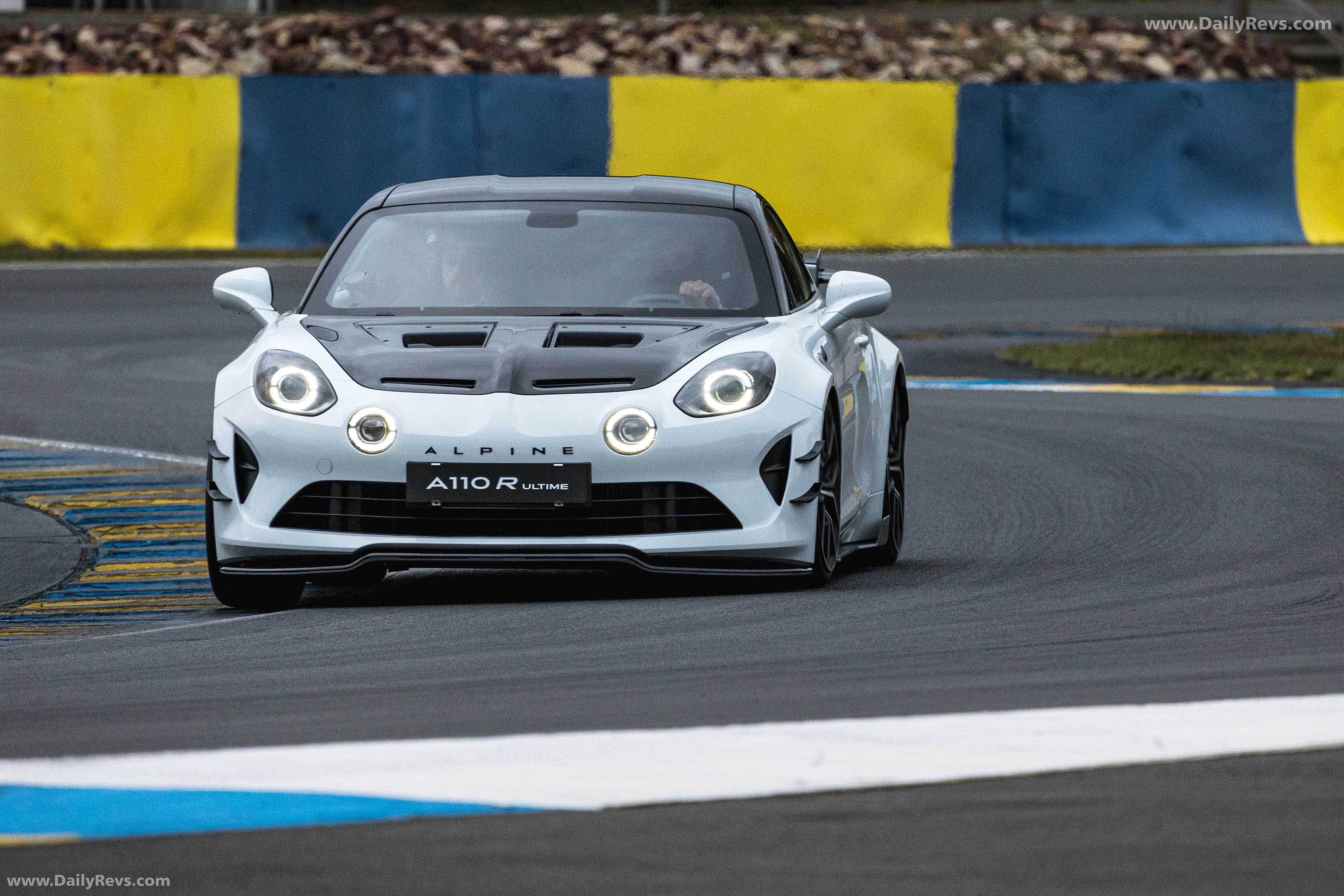 2026 Alpine A110 R Ultime Glacier White Front View
