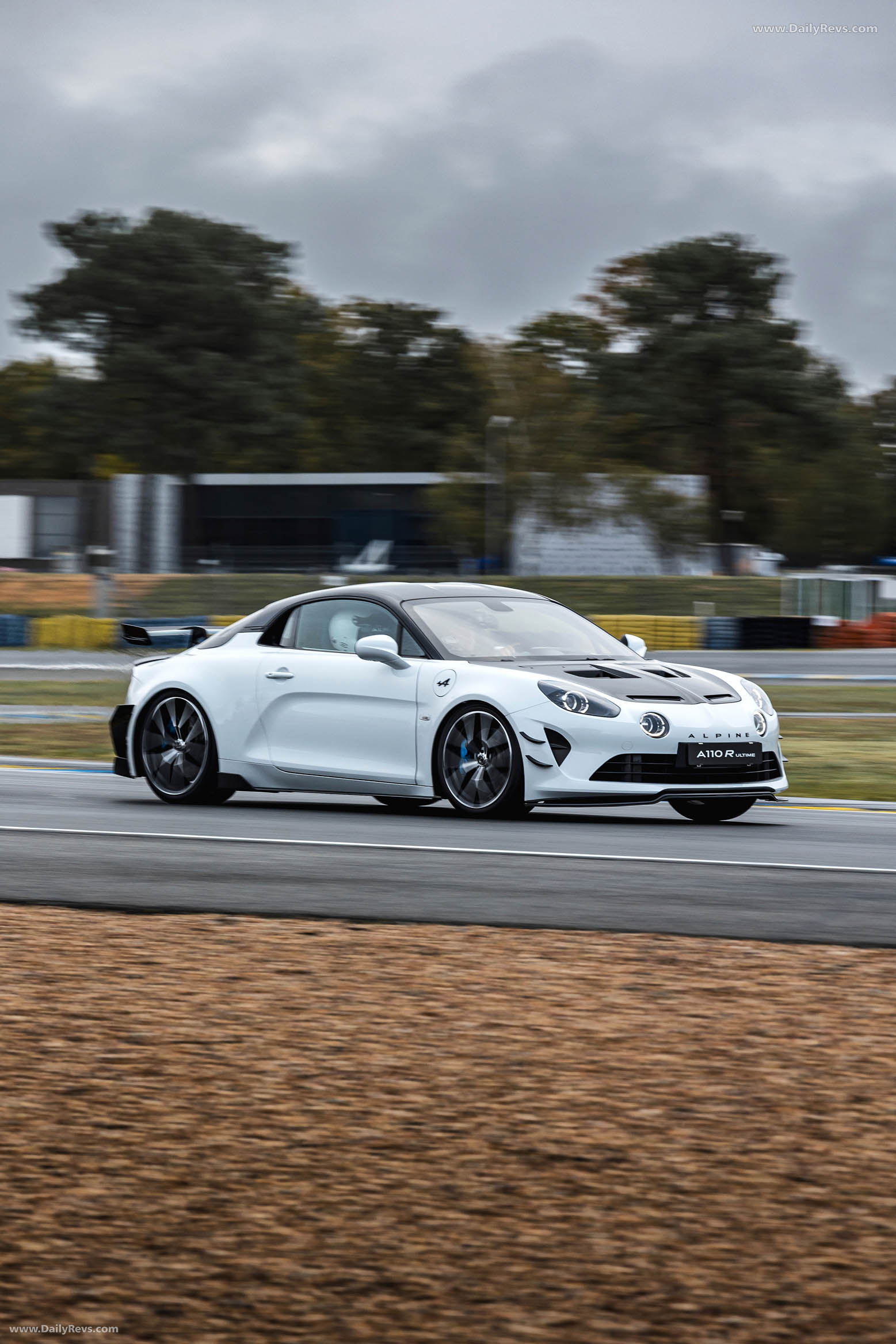 2026 Alpine A110 R Ultime Glacier White Front View