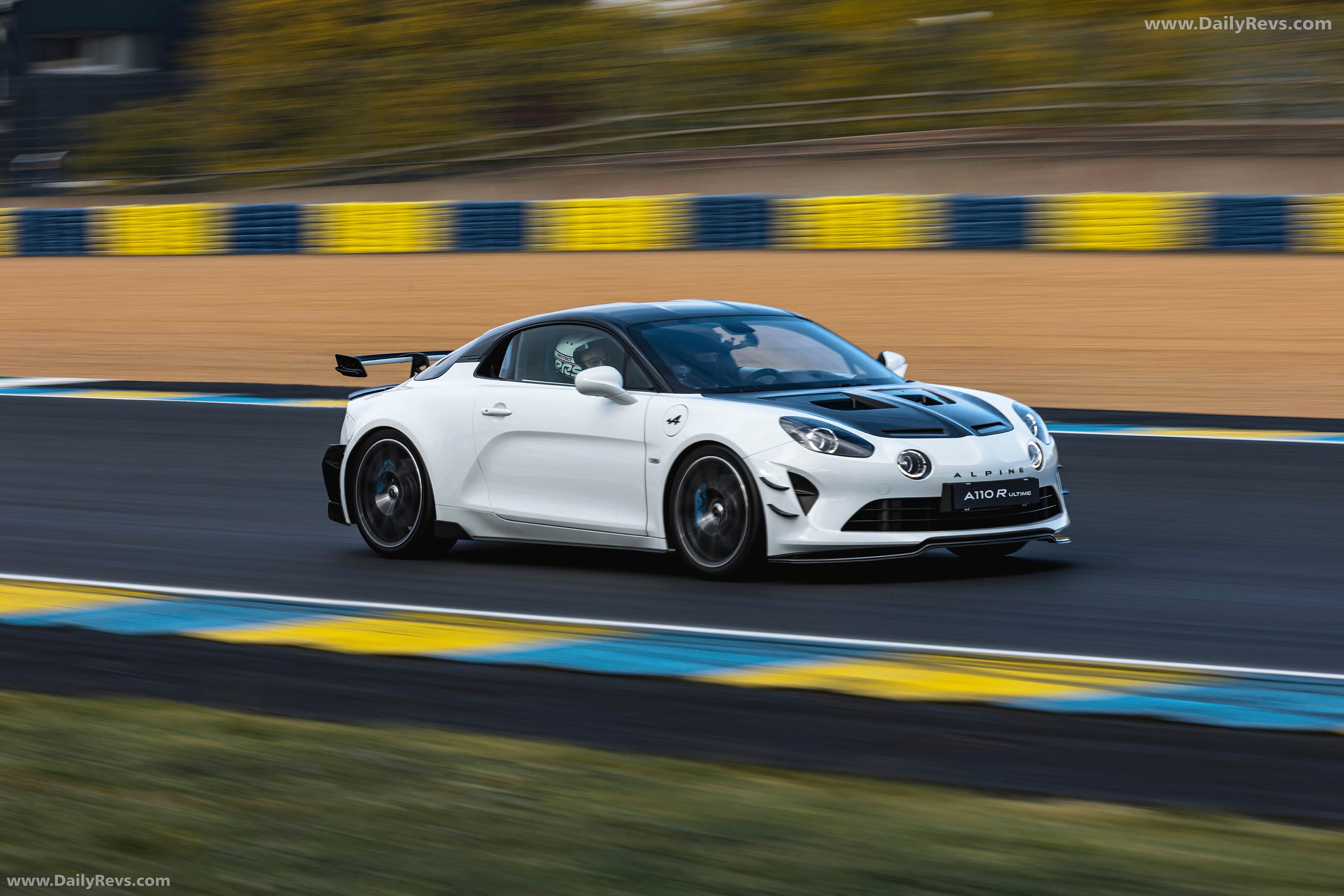 2026 Alpine A110 R Ultime Glacier White Front View