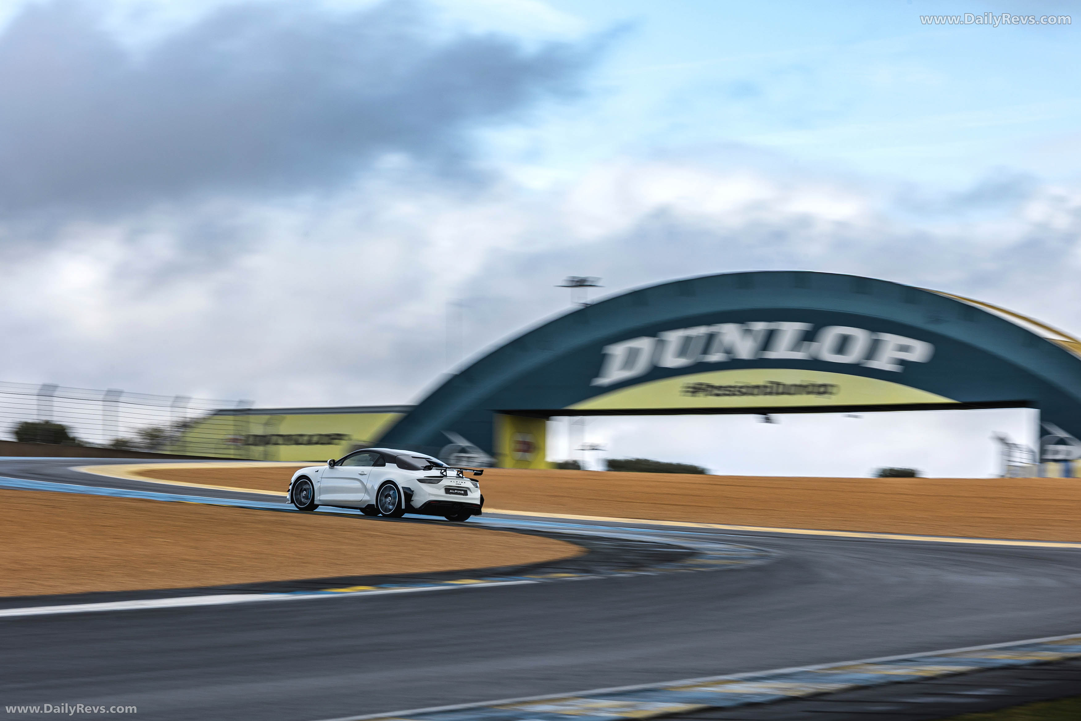 2026 Alpine A110 R Ultime Glacier White Front View