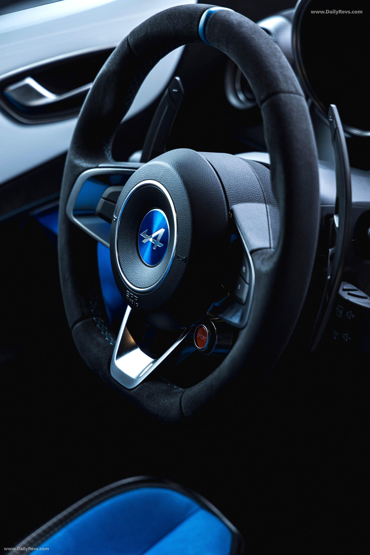 2026 Alpine A110 R Ultime Glacier White Interior