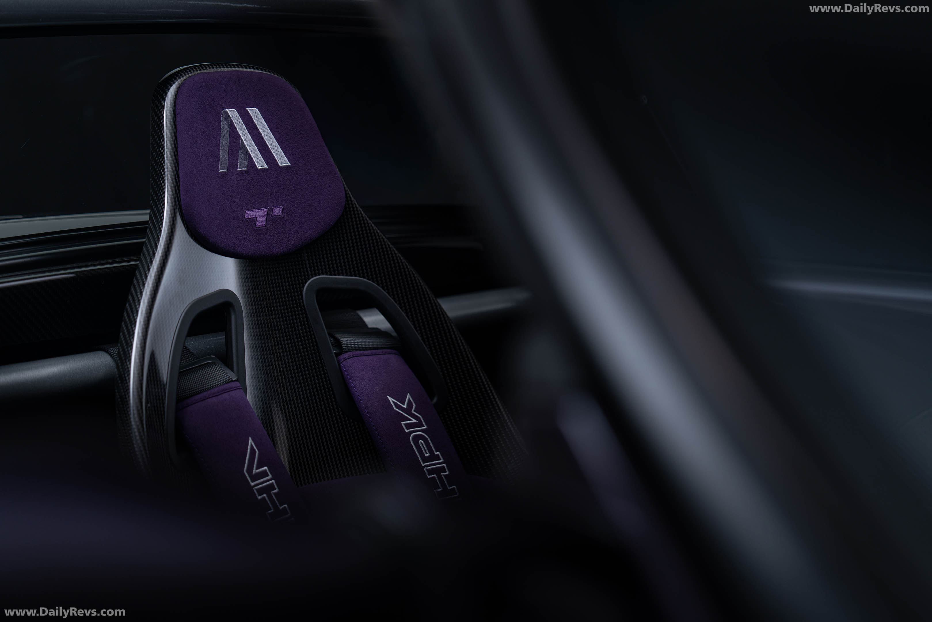 2026 Analogue VHPK Interior