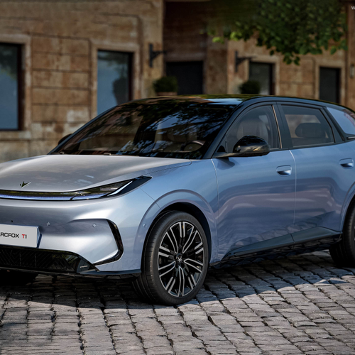 2025 Arcfox T1 Front View