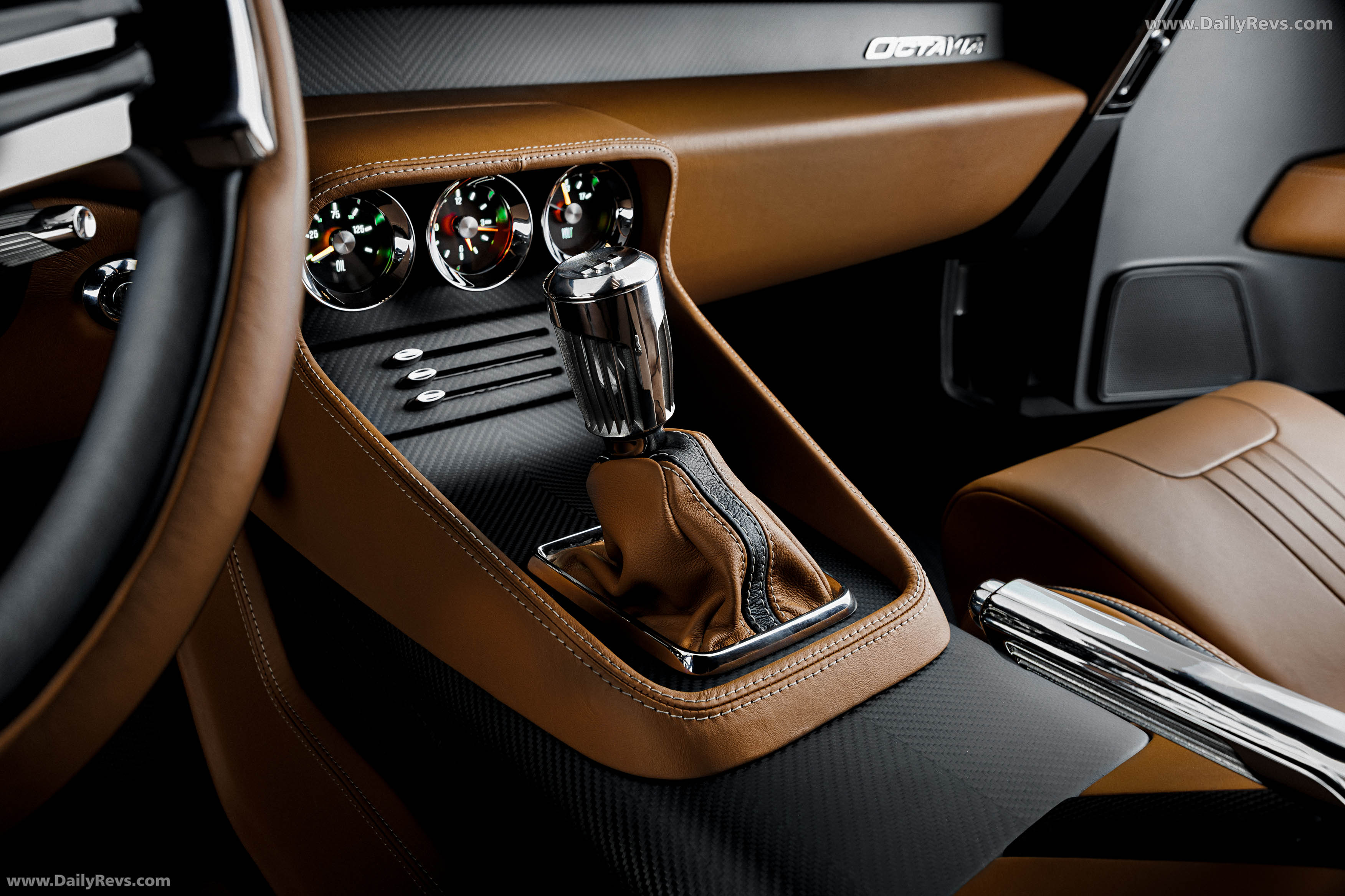 1971 Aston Martin DBS Octavia by Ringbrothers Interior