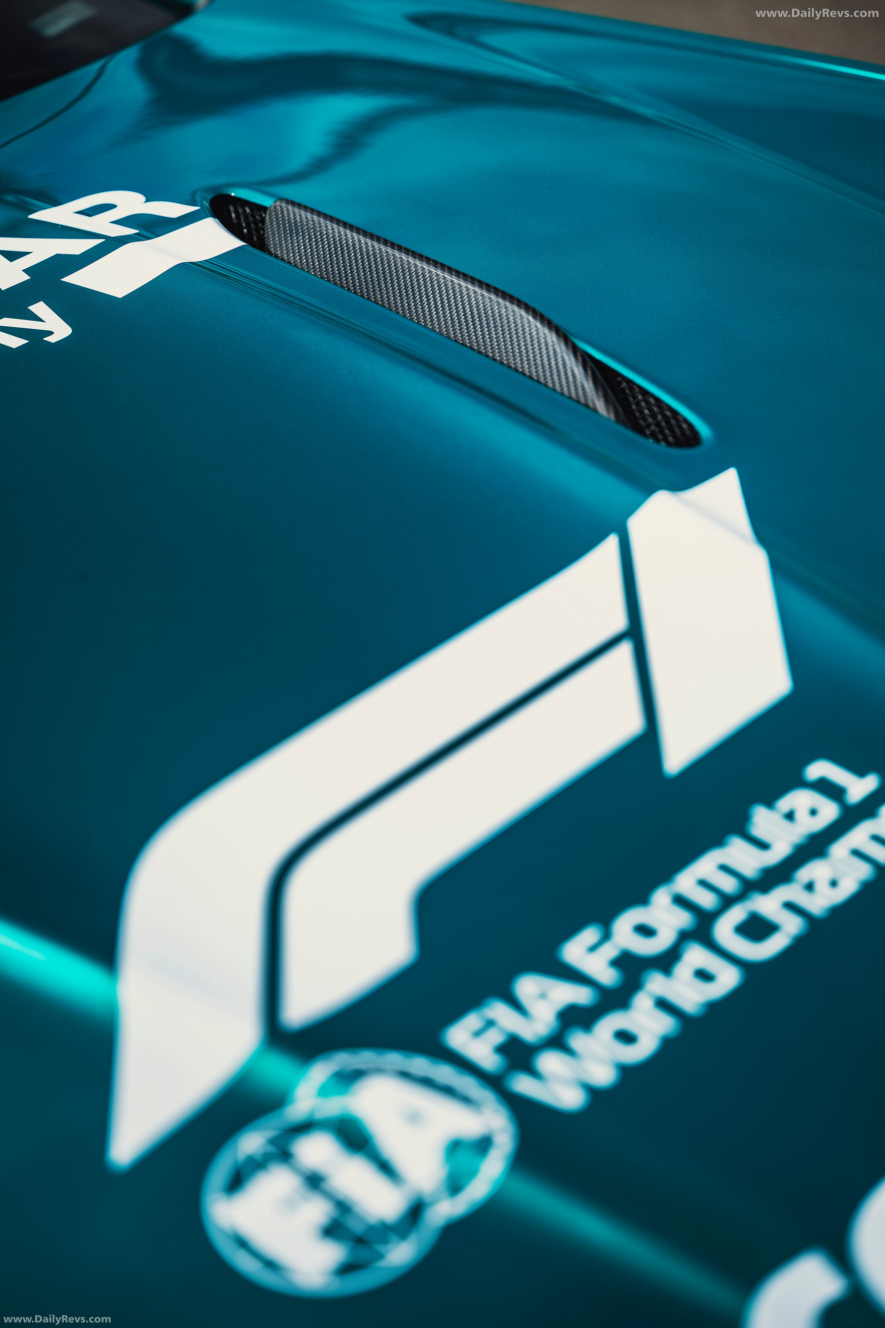 2025 Aston Martin Vantage S Safety Car Exterior