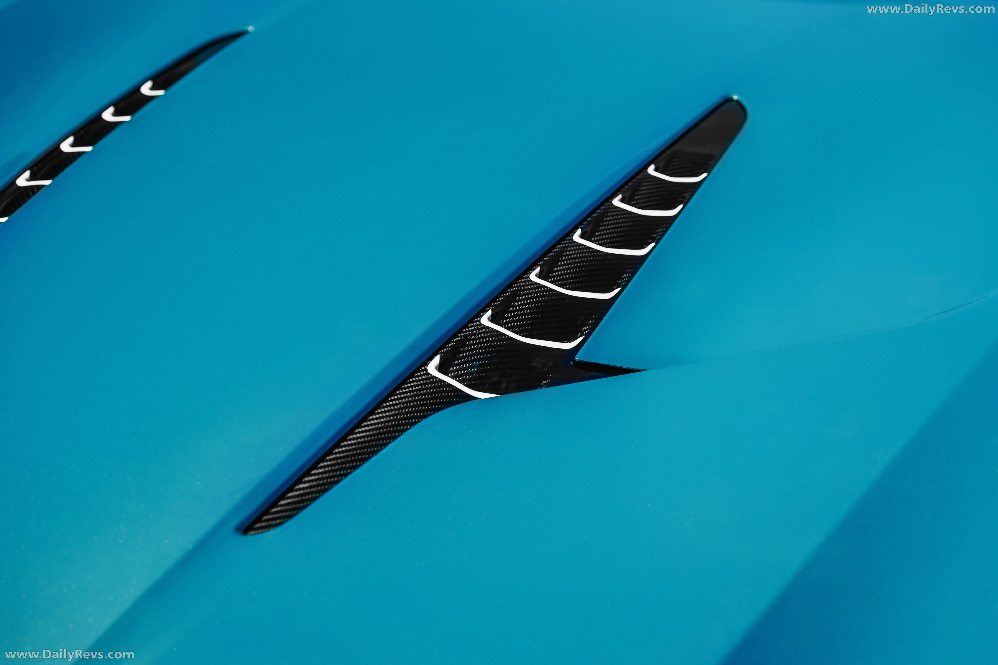 2026 Aston Martin Vanquish Volante Wave Edition Exterior