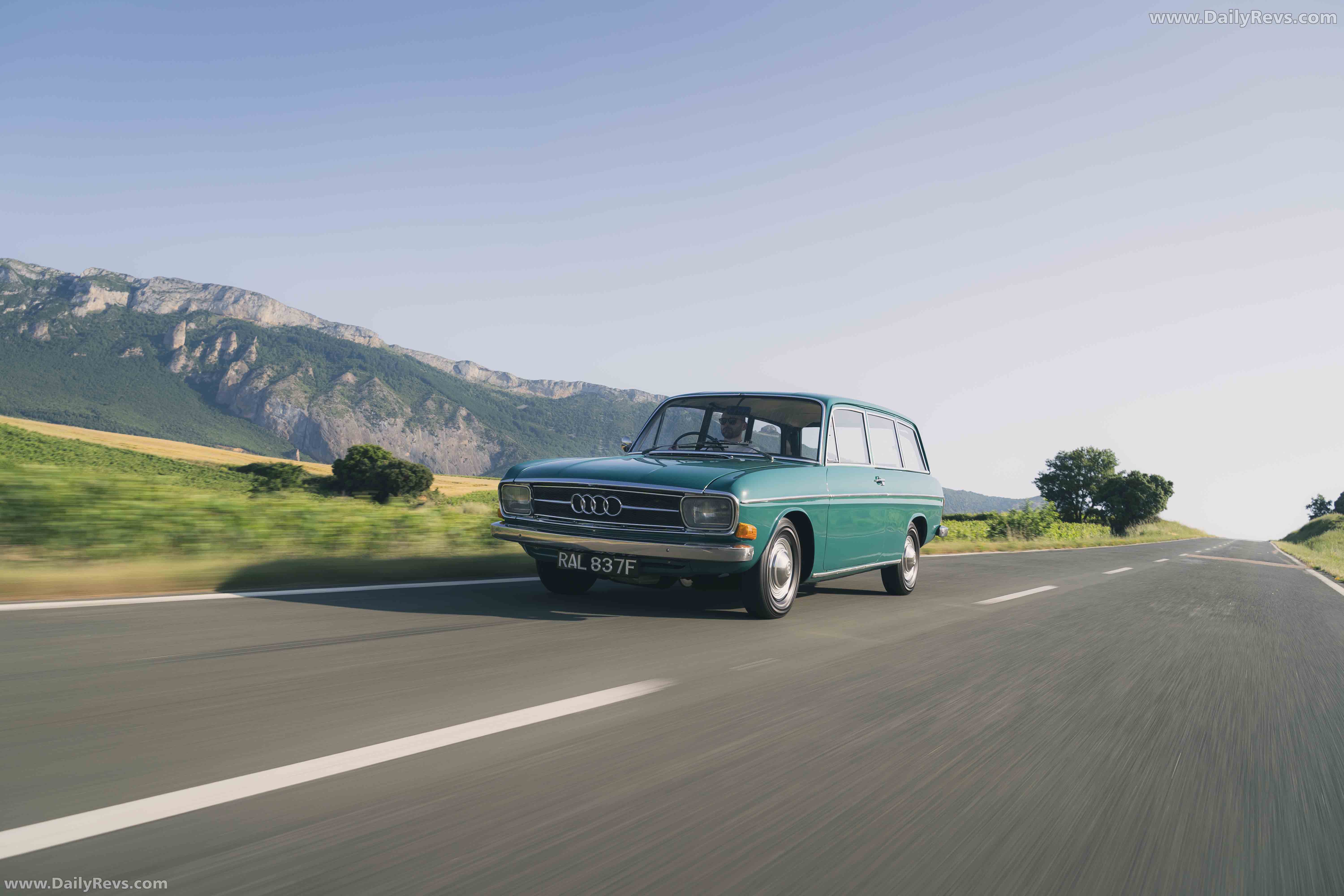 1968 Audi 80 Variant Front View