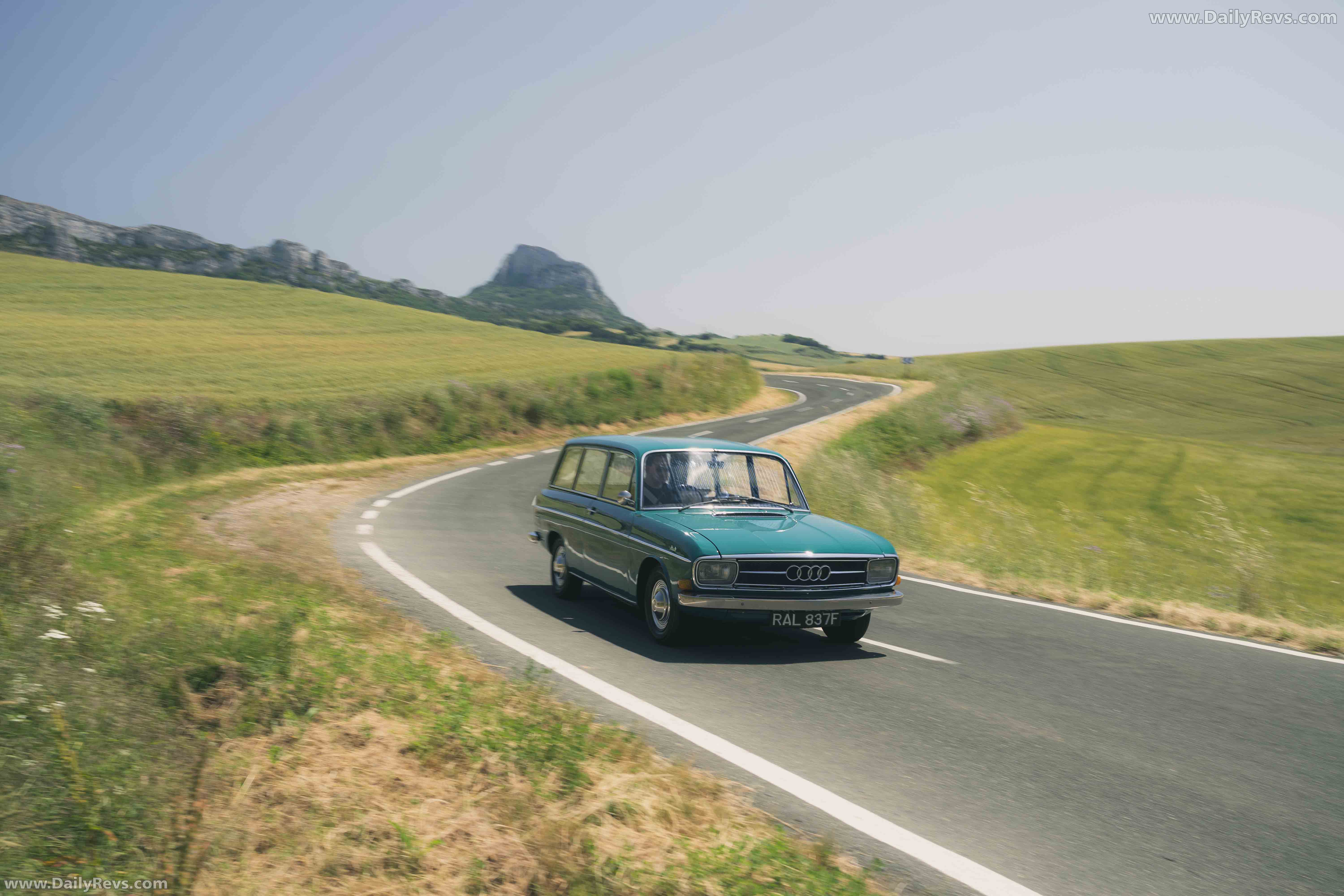 1968 Audi 80 Variant Front View