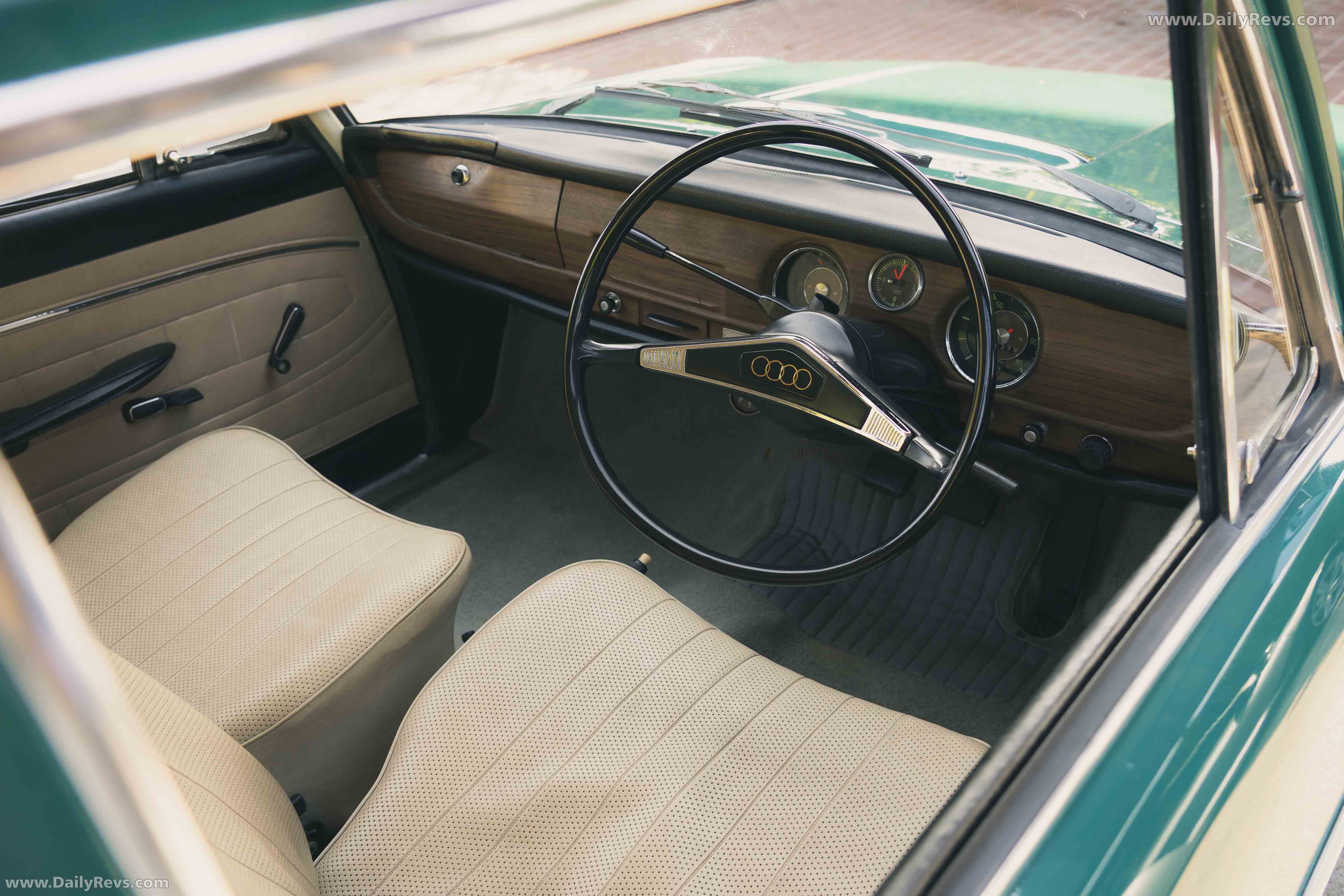 1968 Audi 80 Variant Interior
