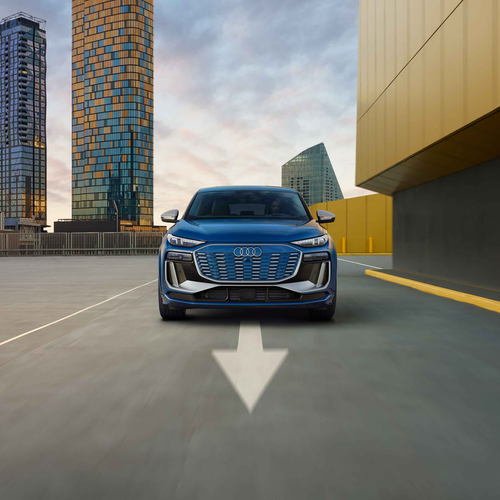 2025 Audi SQ6 Sportback e-tron AU516 US Version Front View