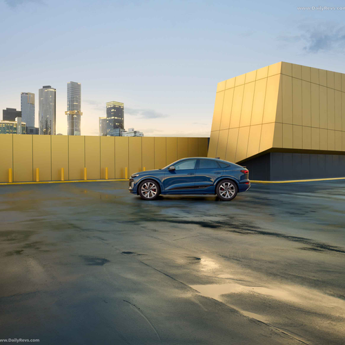 2025 Audi SQ6 Sportback e-tron AU516 US Version Side View