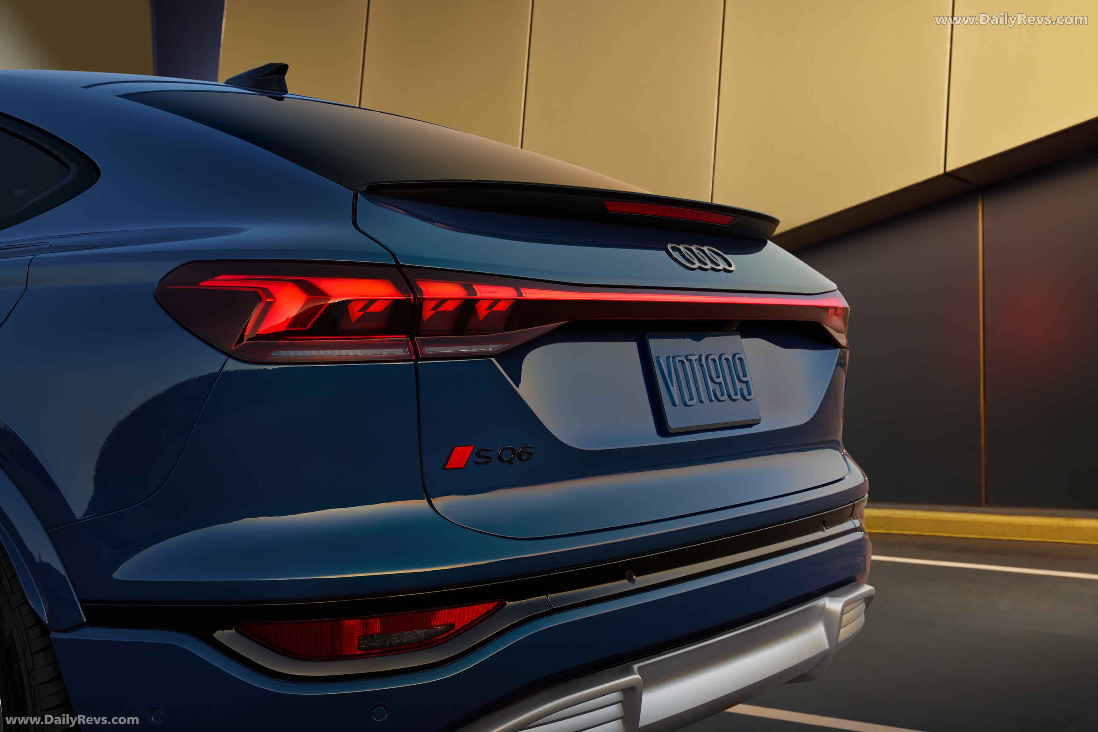 2025 Audi SQ6 Sportback e-tron AU516 US Version Exterior