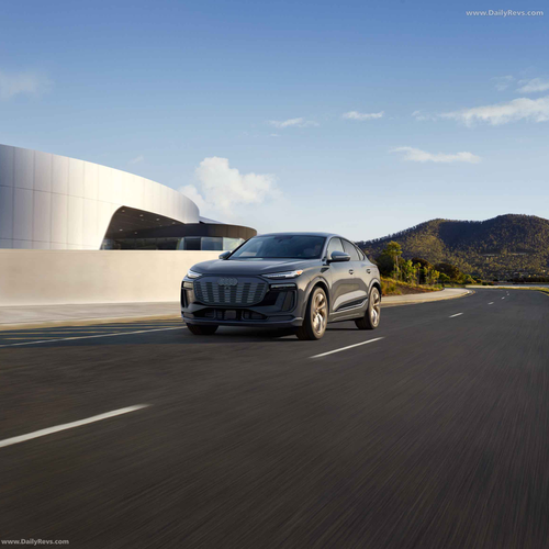2025 Audi Q6 Sportback e-tron AU516 US Version Front View