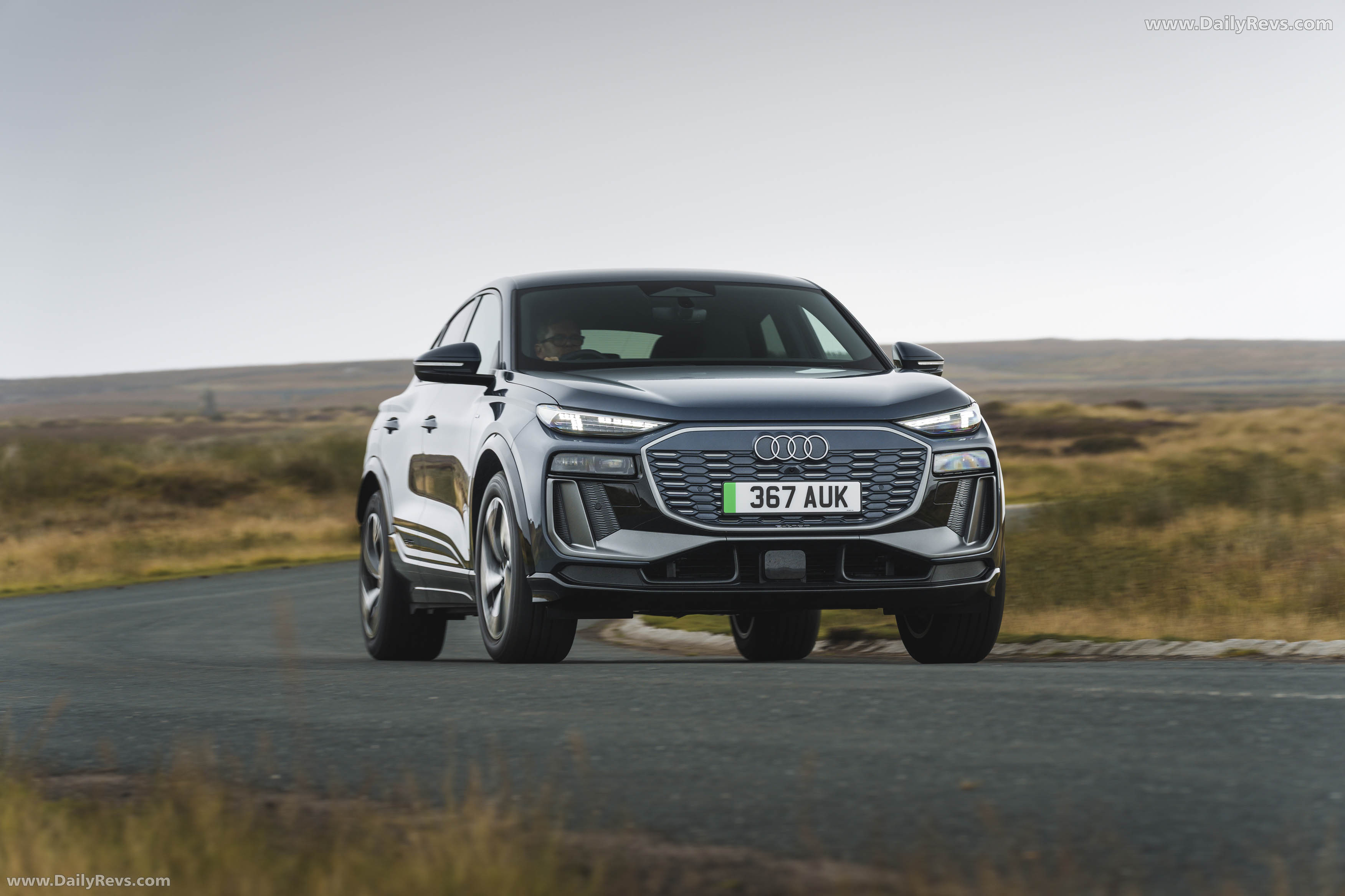 2025 Audi SQ6 Sportback e-tron AU516 UK Version Front View
