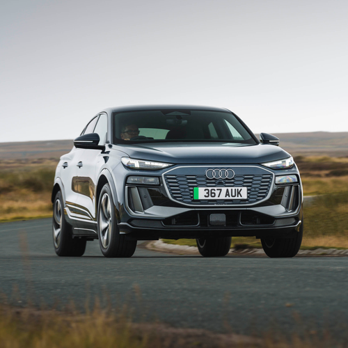 2025 Audi SQ6 Sportback e-tron AU516 UK Version Front View