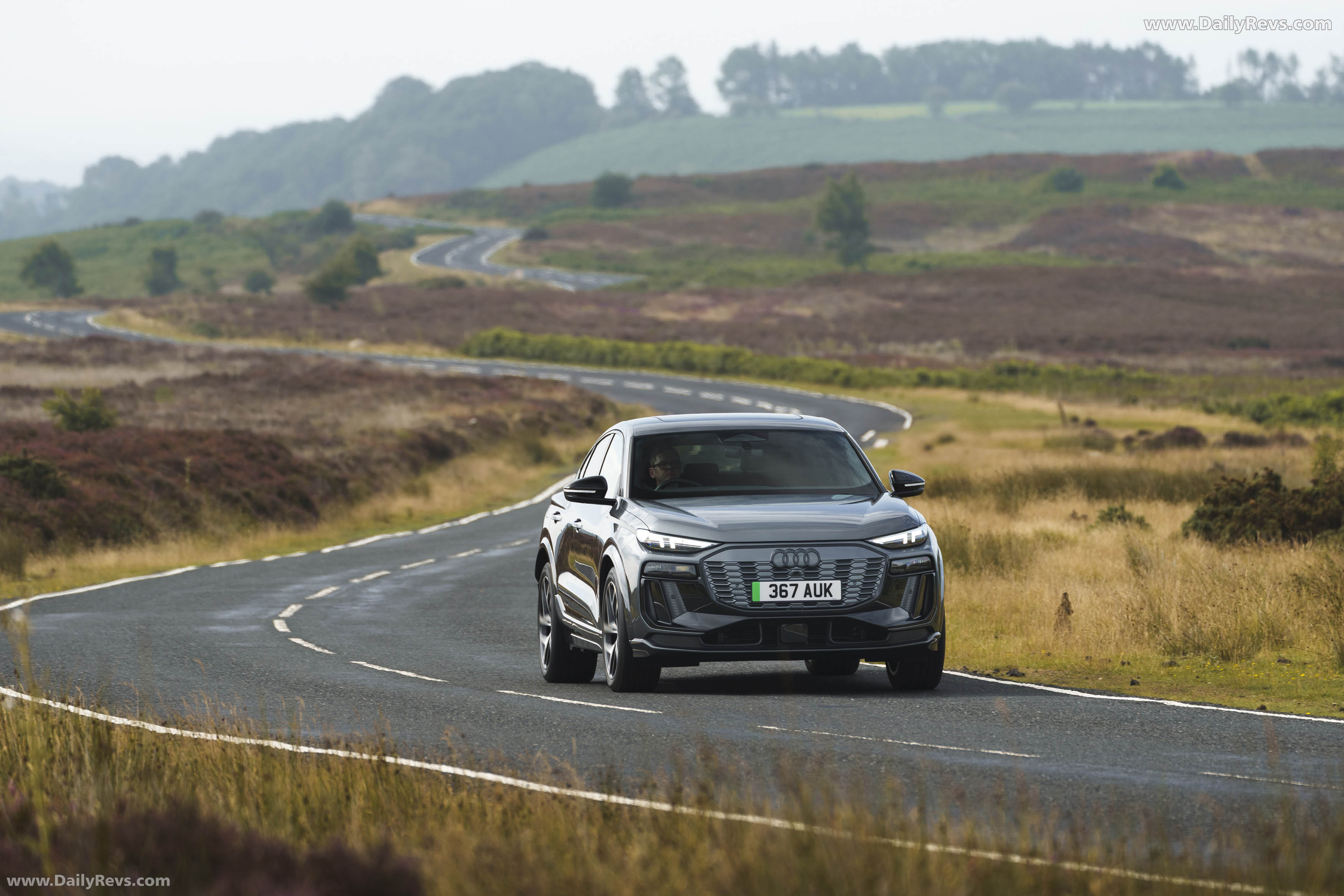 2025 Audi SQ6 Sportback e-tron AU516 UK Version Front View