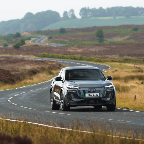 2025 Audi SQ6 Sportback e-tron AU516 UK Version Front View