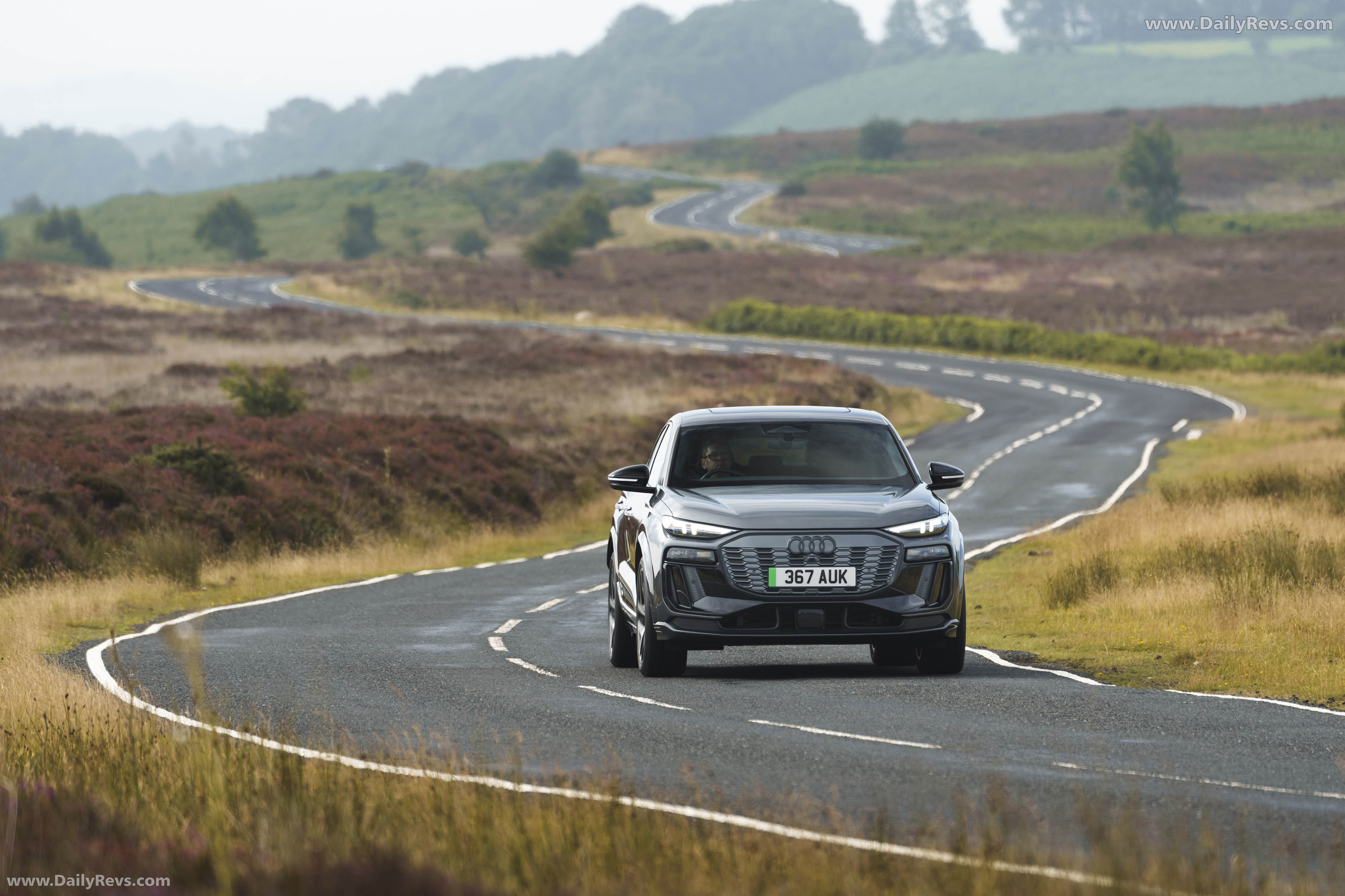 2025 Audi SQ6 Sportback e-tron AU516 UK Version Front View