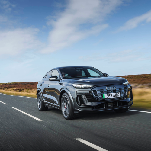 2025 Audi SQ6 Sportback e-tron AU516 UK Version Front View