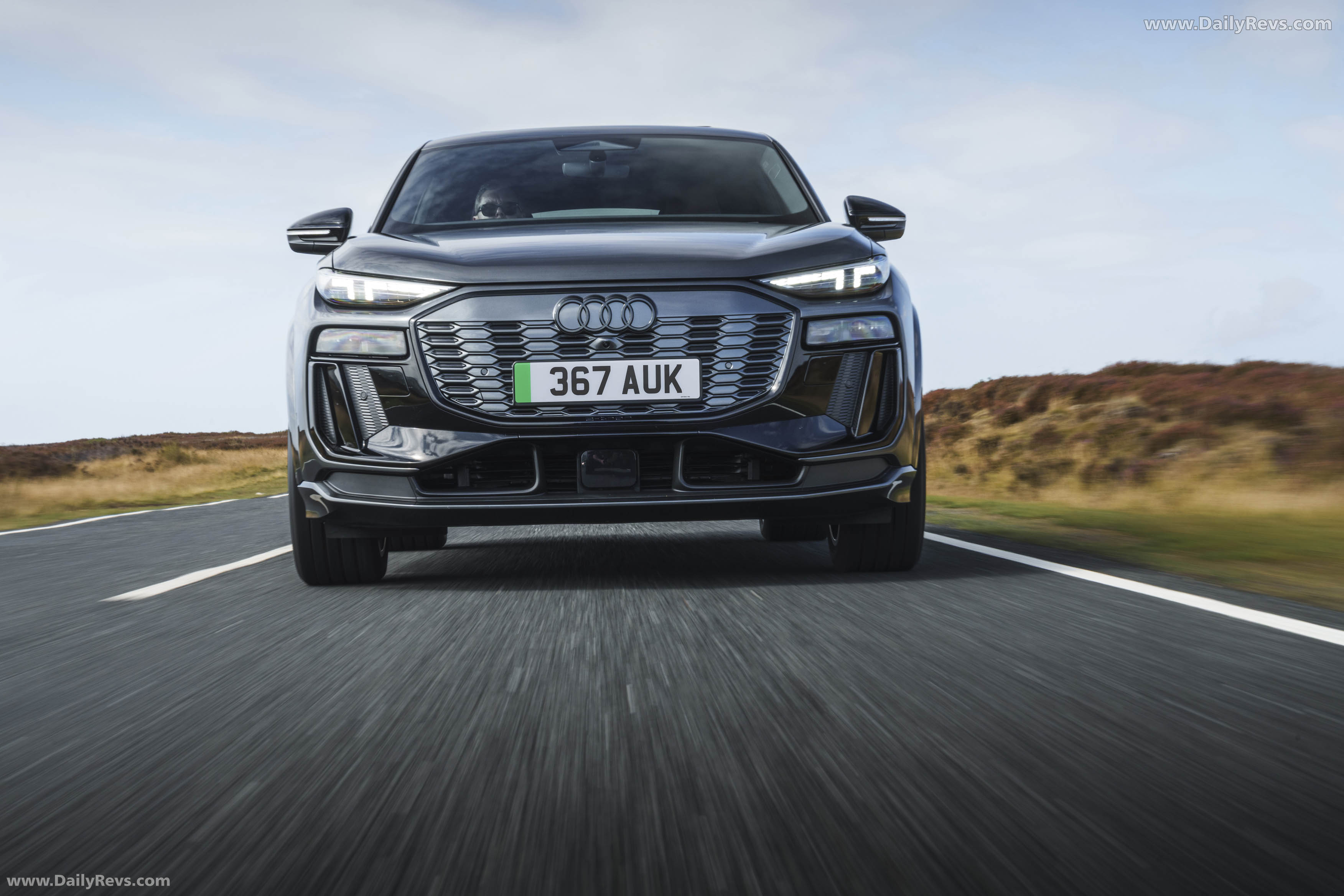2025 Audi SQ6 Sportback e-tron AU516 UK Version Front View
