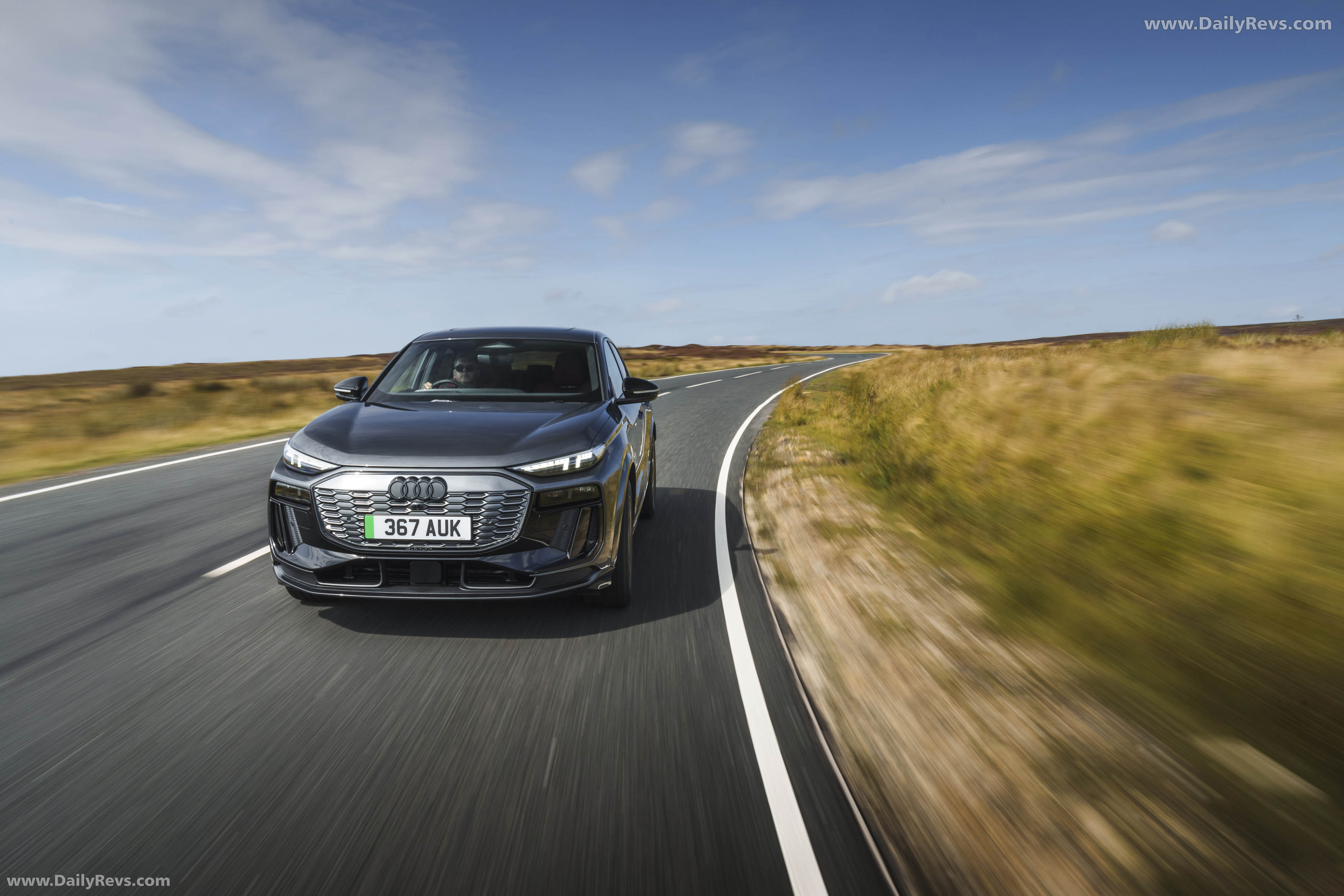 2025 Audi SQ6 Sportback e-tron AU516 UK Version Front View