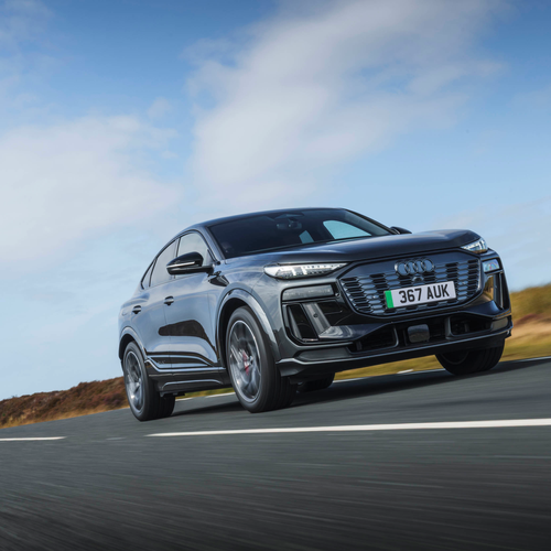2025 Audi SQ6 Sportback e-tron AU516 UK Version Front View