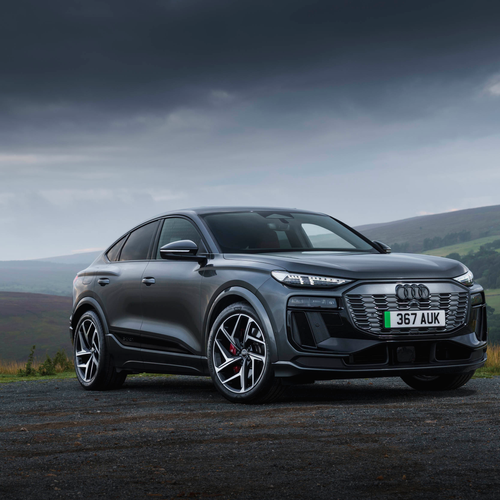 2025 Audi SQ6 Sportback e-tron AU516 UK Version Front View