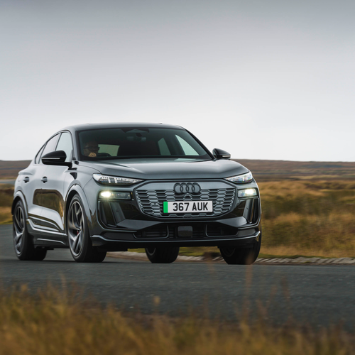 2025 Audi SQ6 Sportback e-tron AU516 UK Version Front View