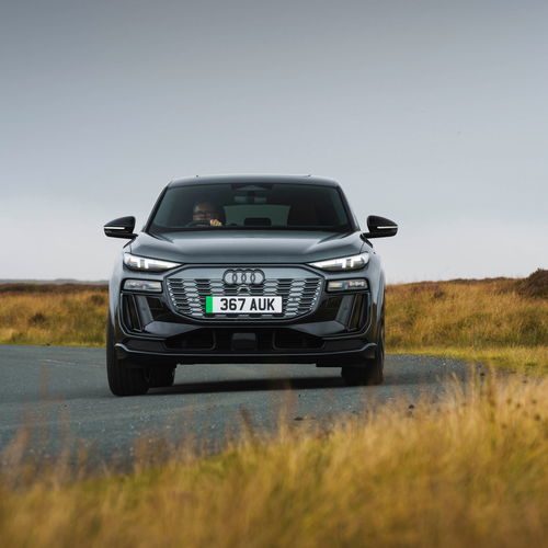2025 Audi SQ6 Sportback e-tron AU516 UK Version Front View