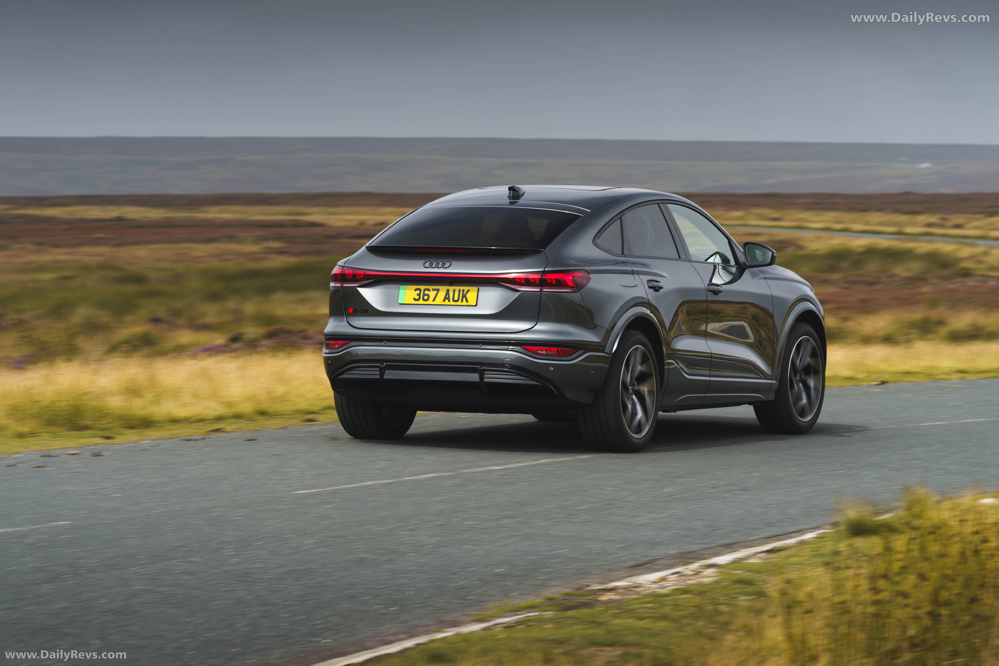2025 Audi SQ6 Sportback e-tron AU516 UK Version Rear View