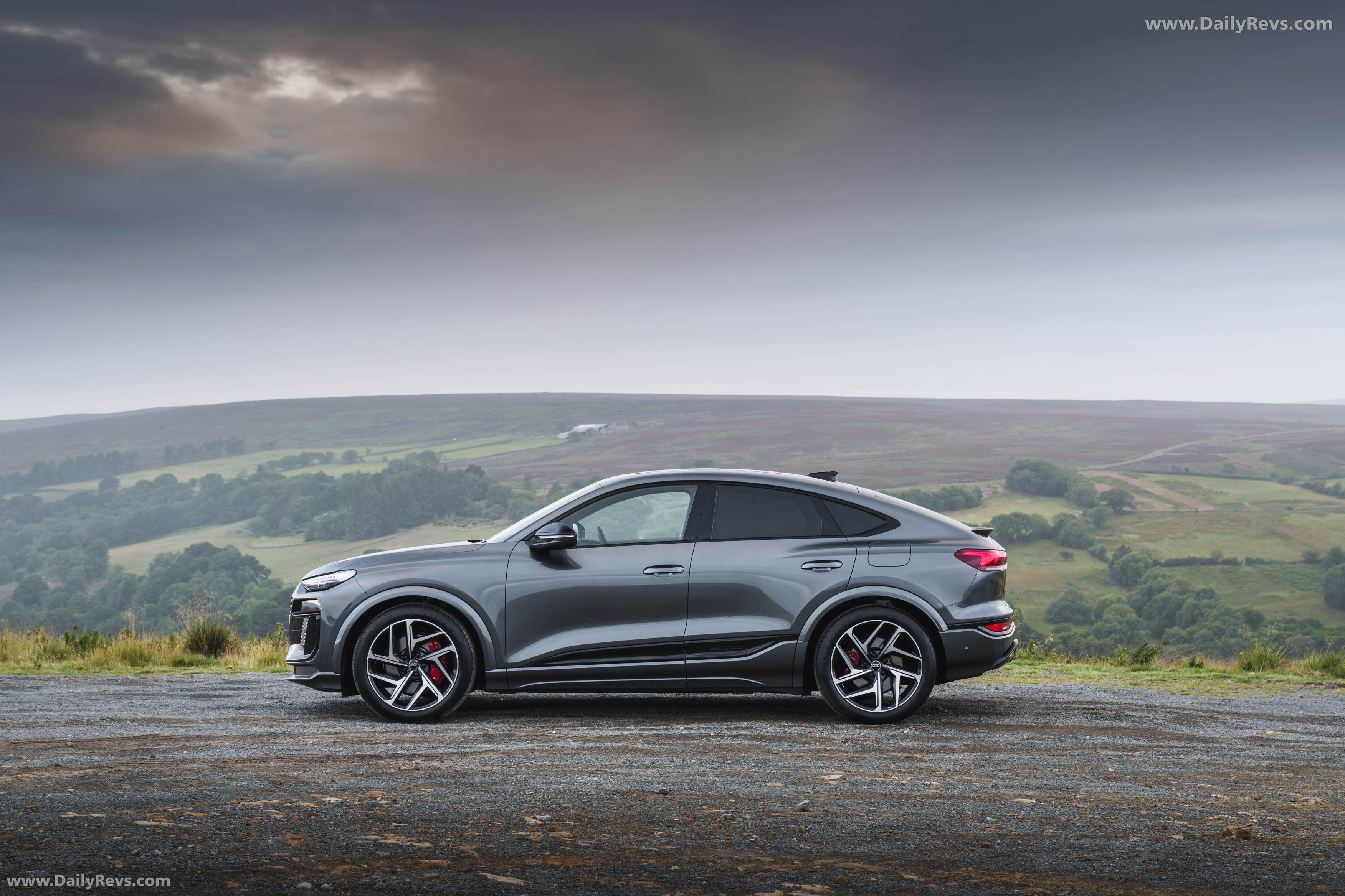 2025 Audi SQ6 Sportback e-tron AU516 UK Version Side View