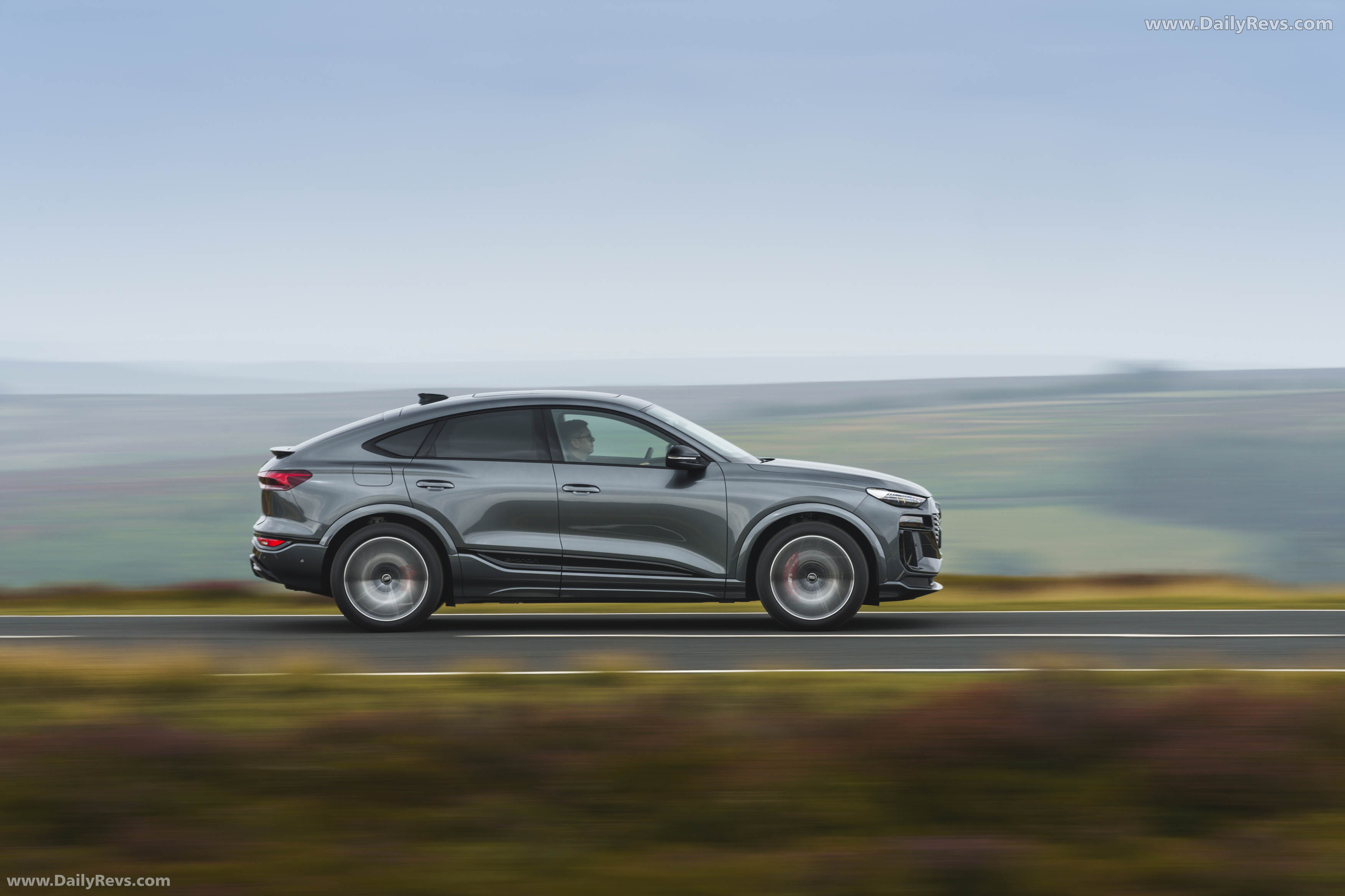 2025 Audi SQ6 Sportback e-tron AU516 UK Version Side View
