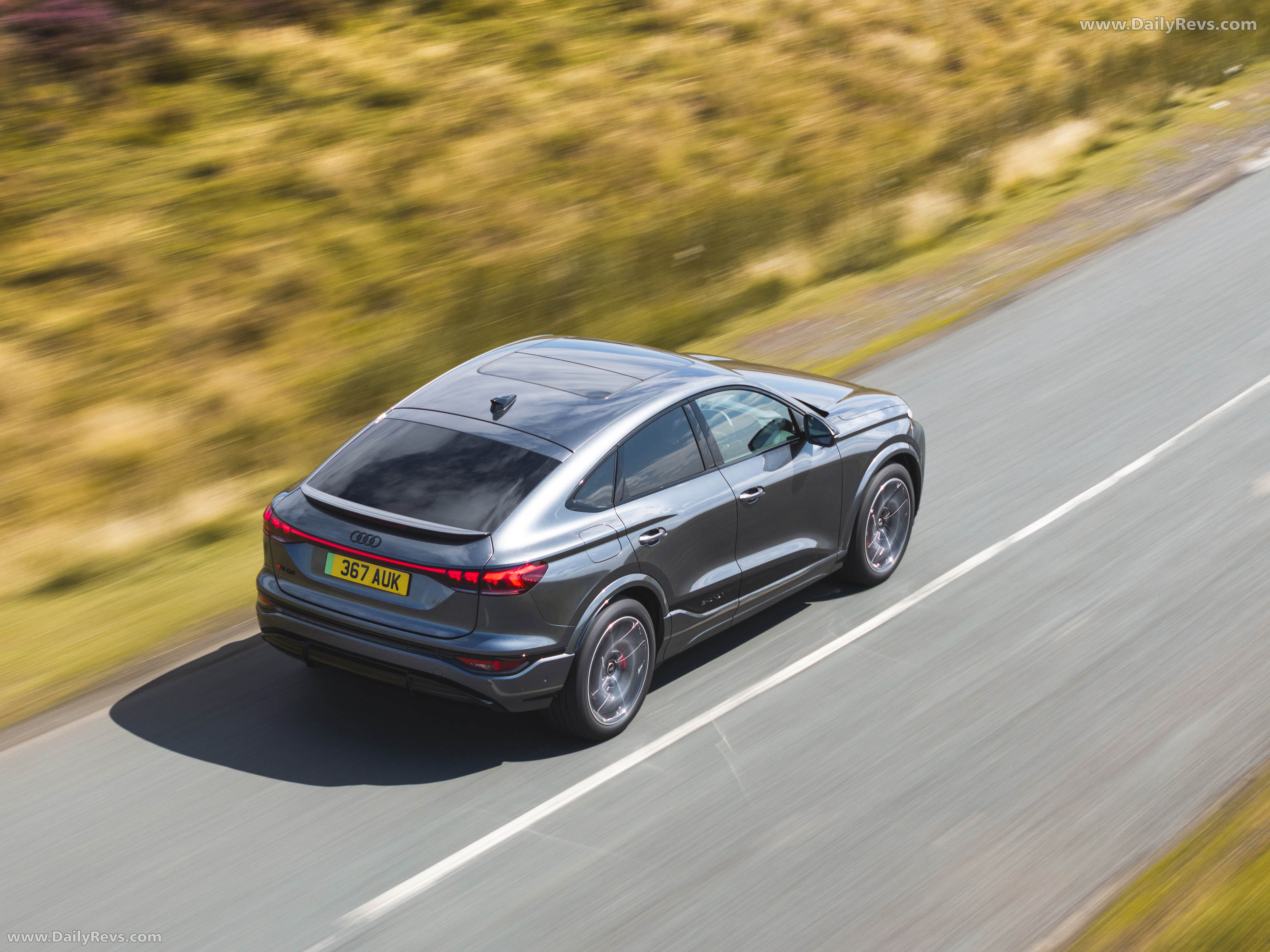 2025 Audi SQ6 Sportback e-tron AU516 UK Version Top View