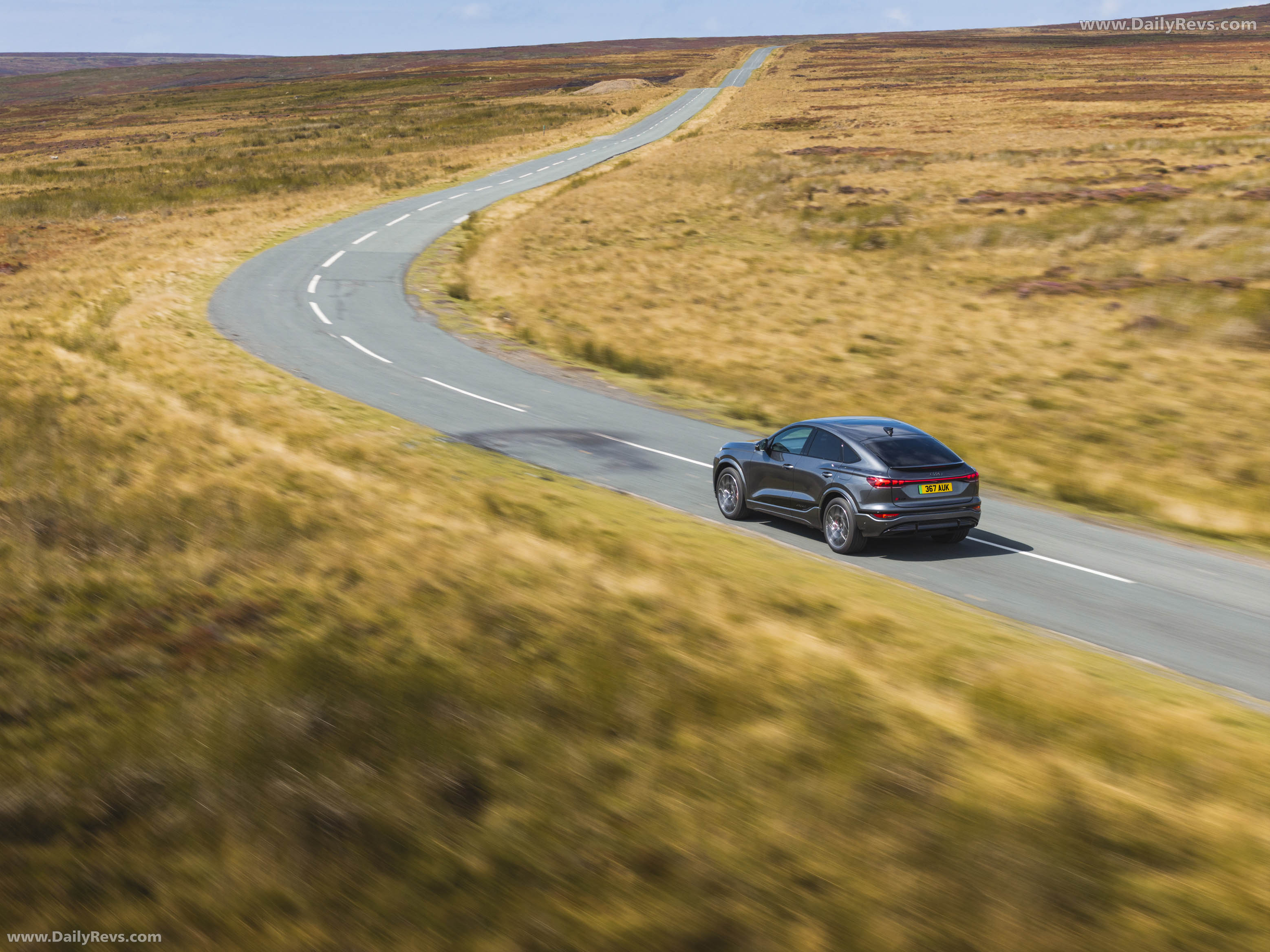 2025 Audi SQ6 Sportback e-tron AU516 UK Version Top View