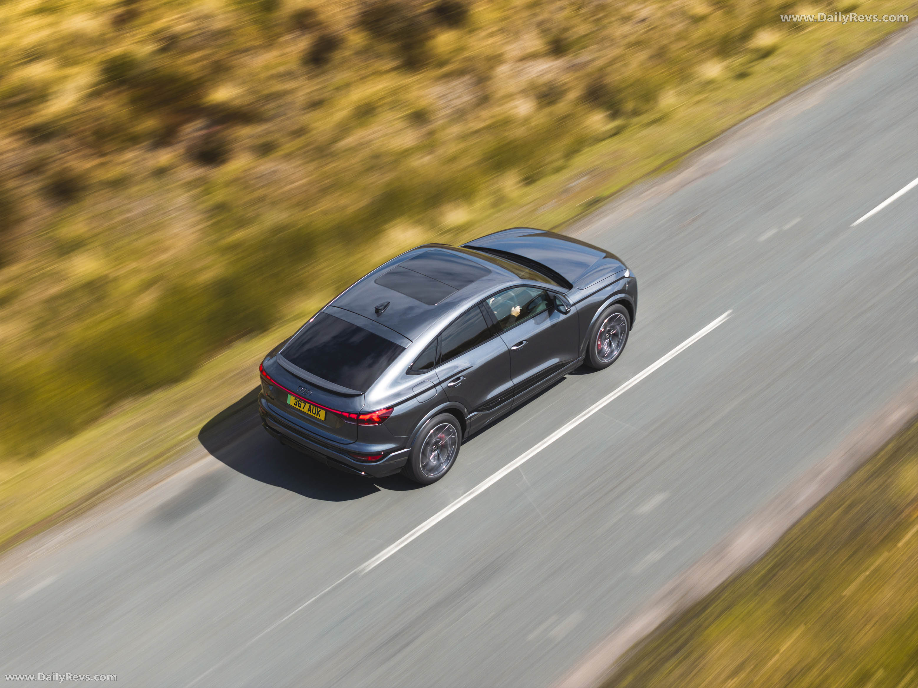 2025 Audi SQ6 Sportback e-tron AU516 UK Version Top View